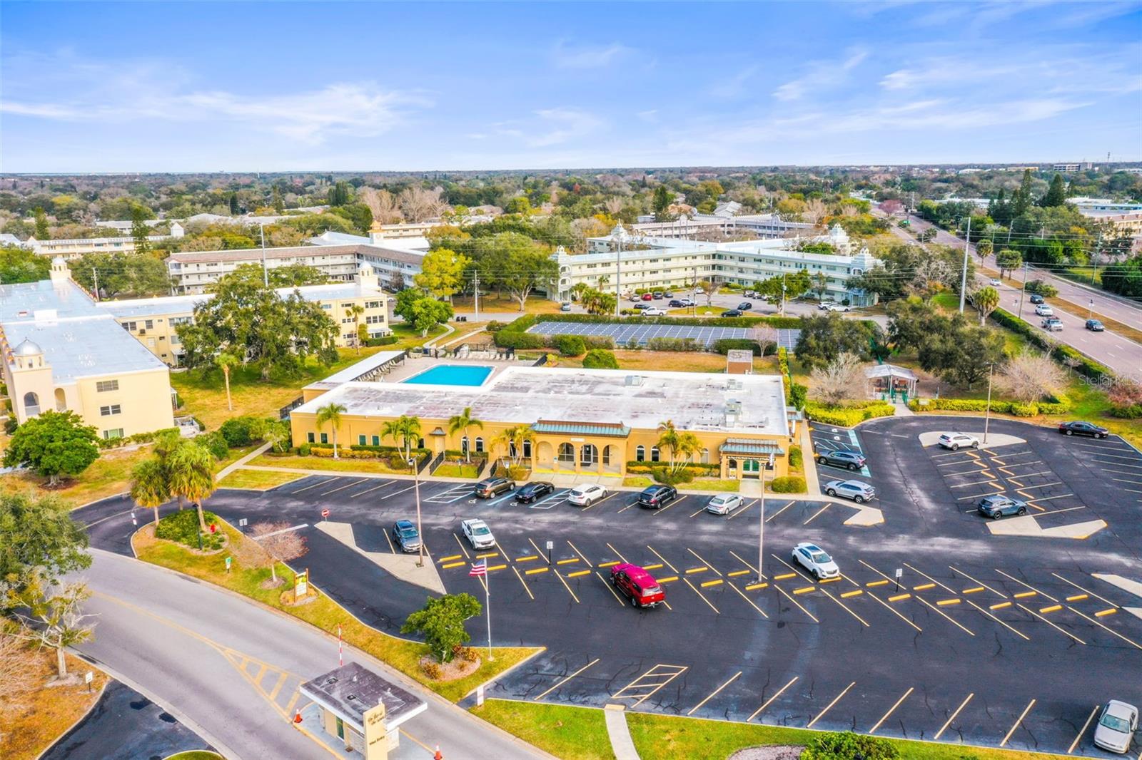 ON TOP OF THE WORLD - Residential