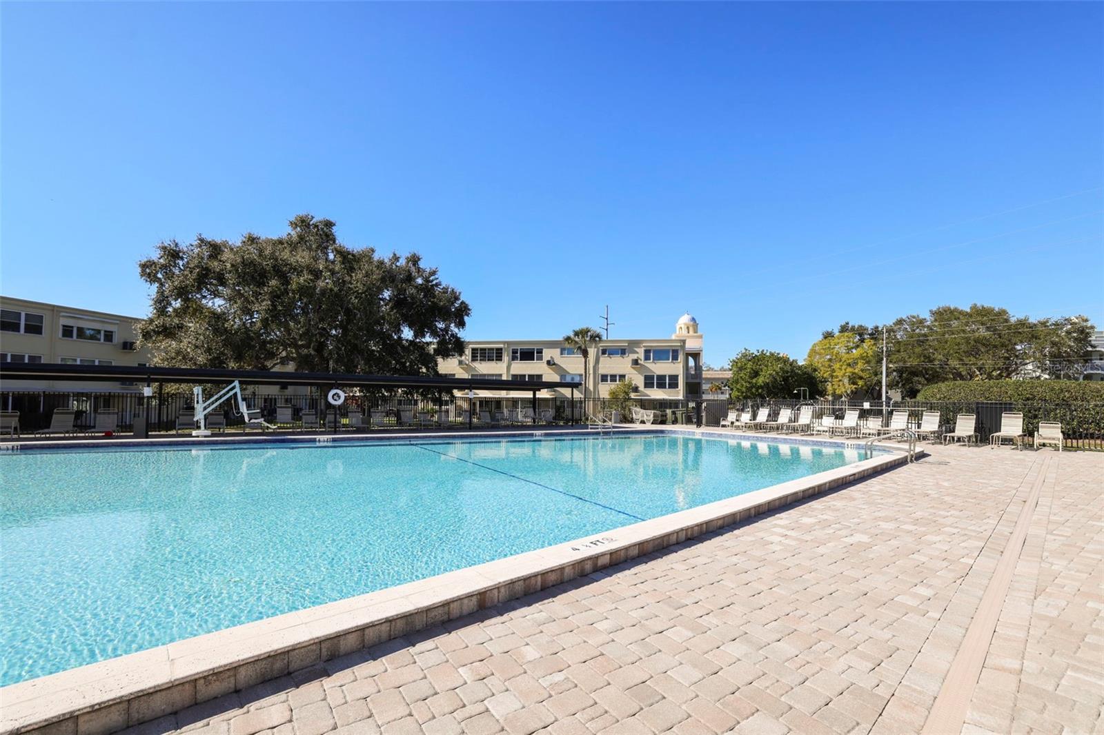 ON TOP OF THE WORLD - Residential