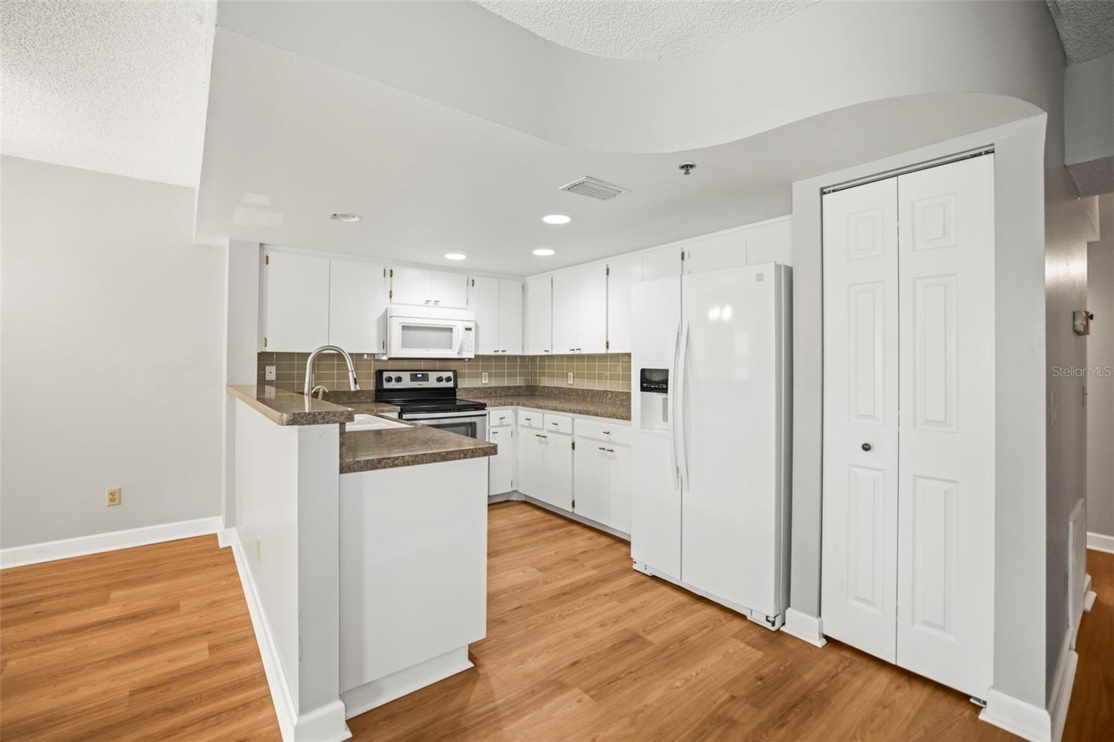 ON TOP OF THE WORLD - Residential