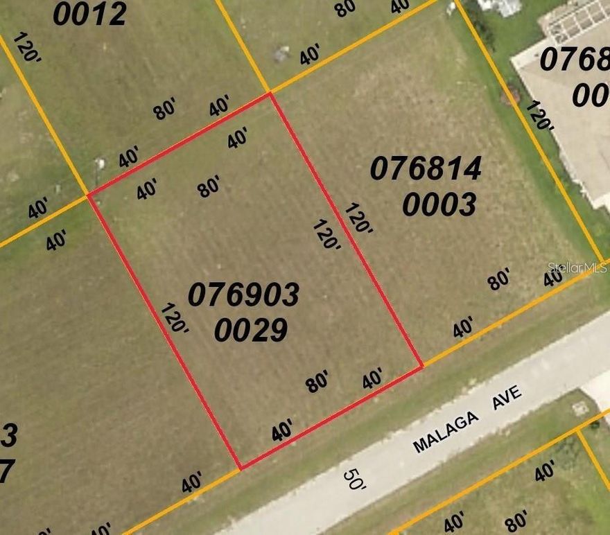 Build your dream home, the lot located in a quiet neighborhood. 53minutes walking distance to Warm Mineral Spring. No HOA's.