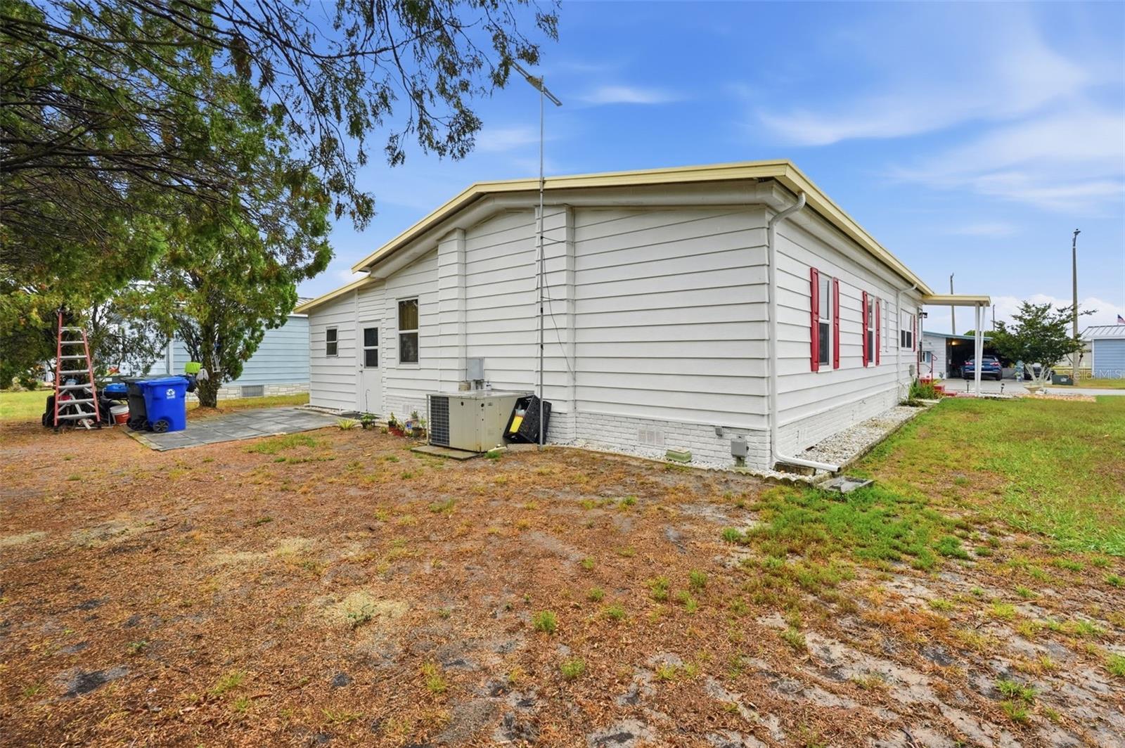 FOXWOOD LAKE ESTATES - Residential