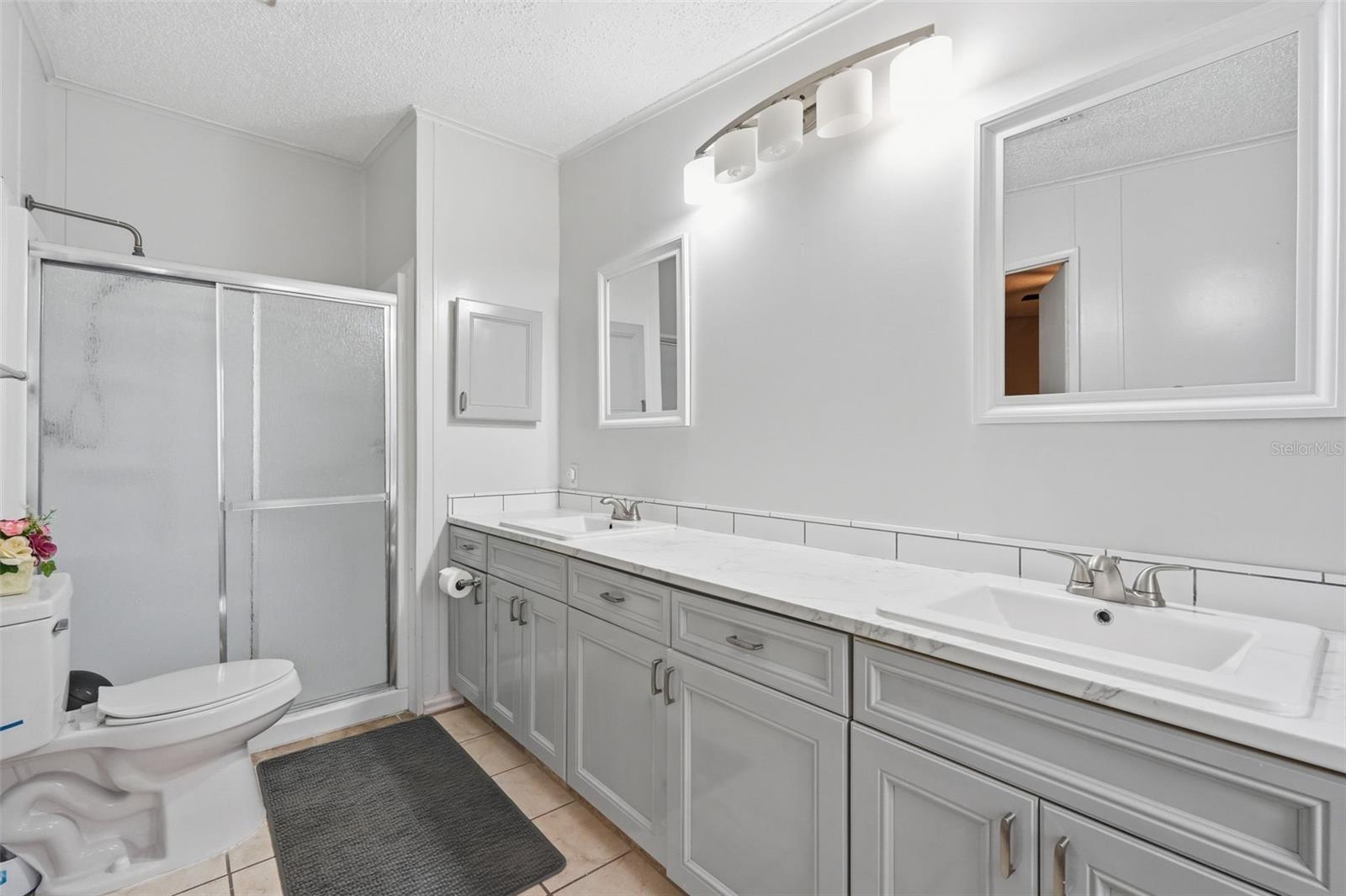 FOXWOOD LAKE ESTATES - Residential
