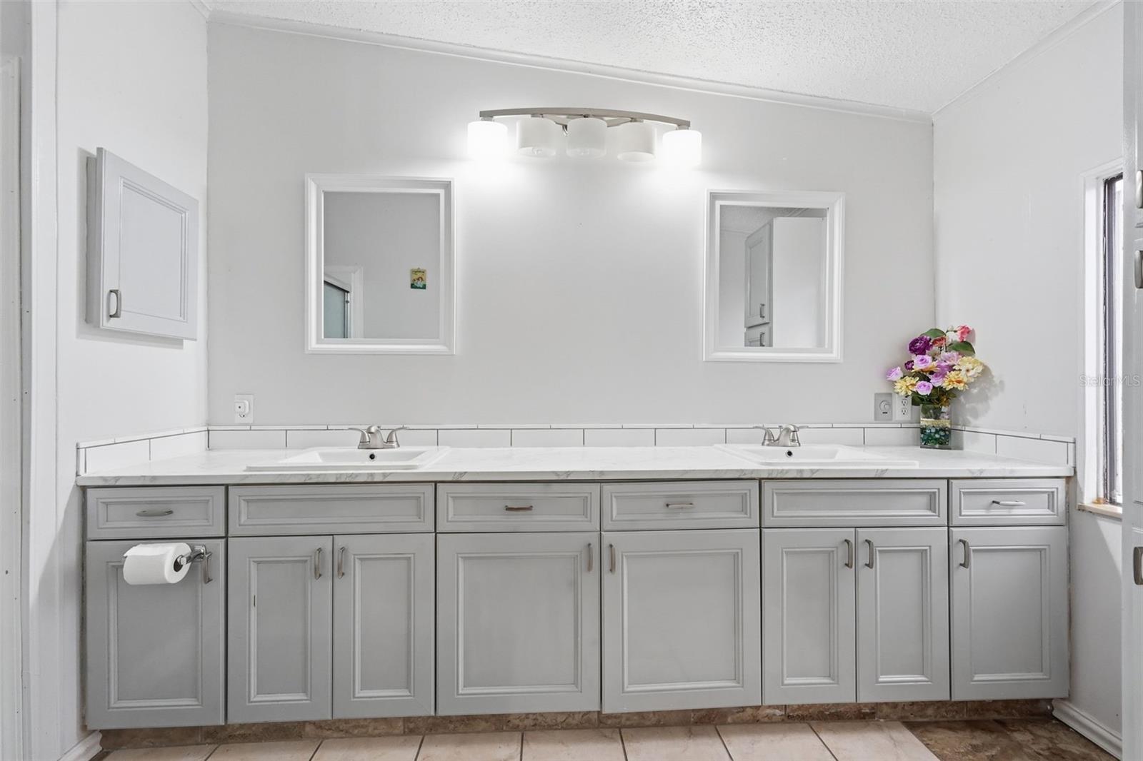 FOXWOOD LAKE ESTATES - Residential
