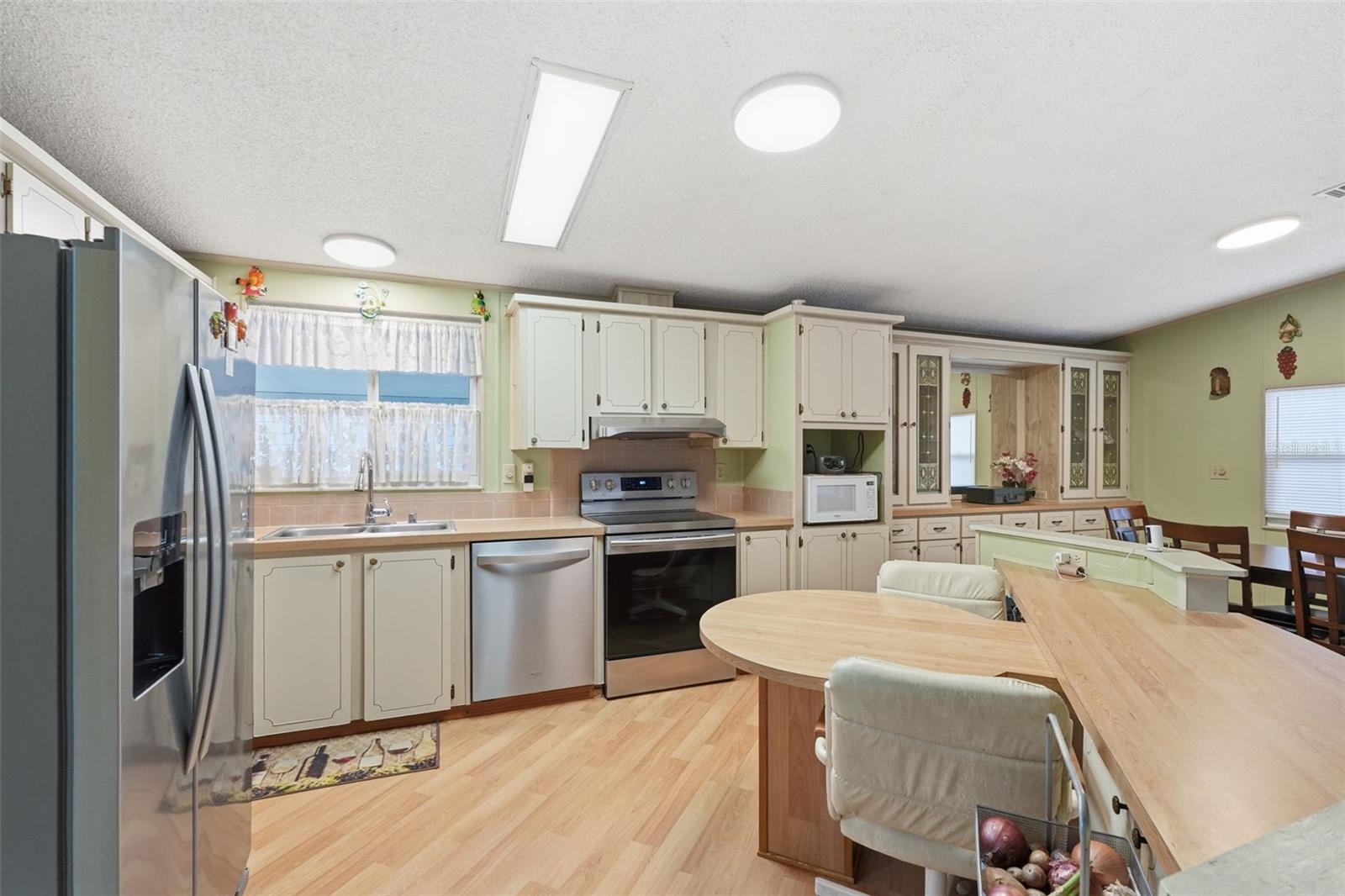 FOXWOOD LAKE ESTATES - Residential