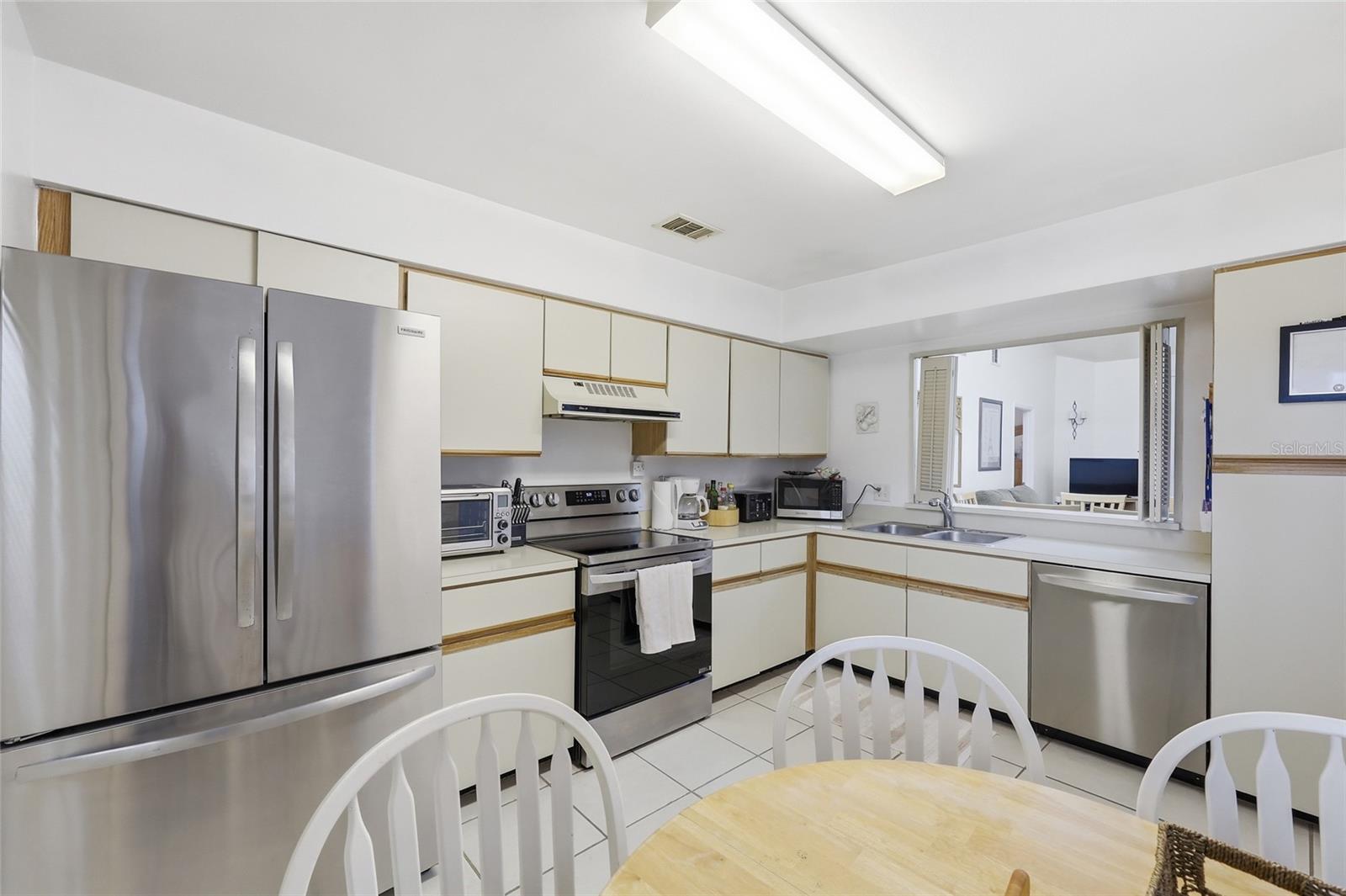 RAINTREE VILLAGE CONDO - Residential