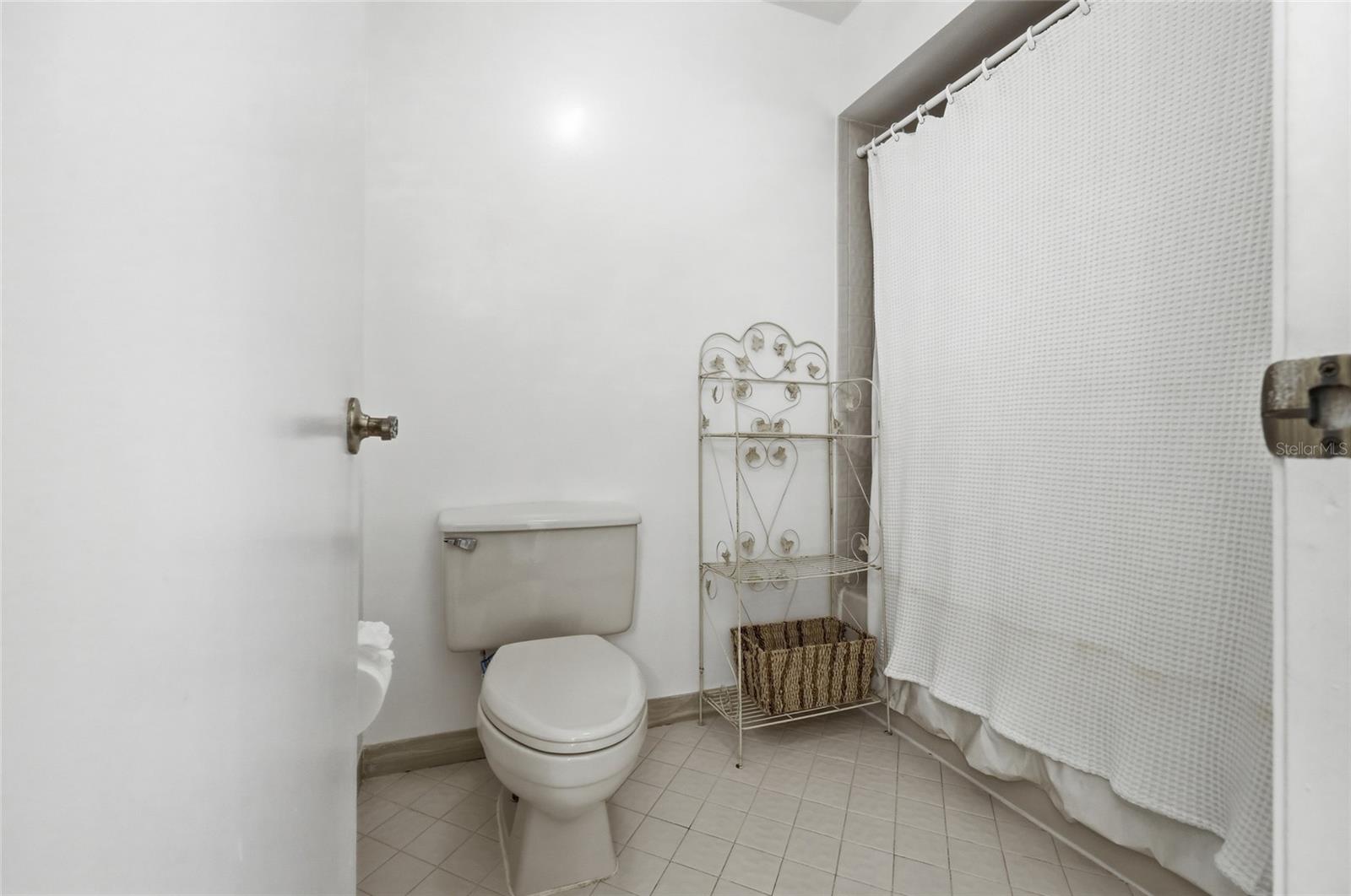 RAINTREE VILLAGE CONDO - Residential