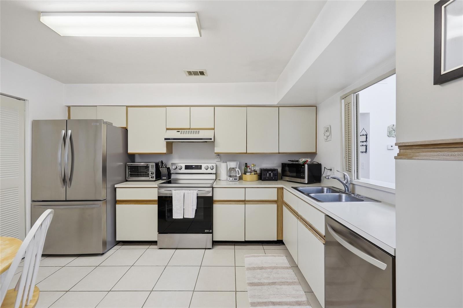 RAINTREE VILLAGE CONDO - Residential