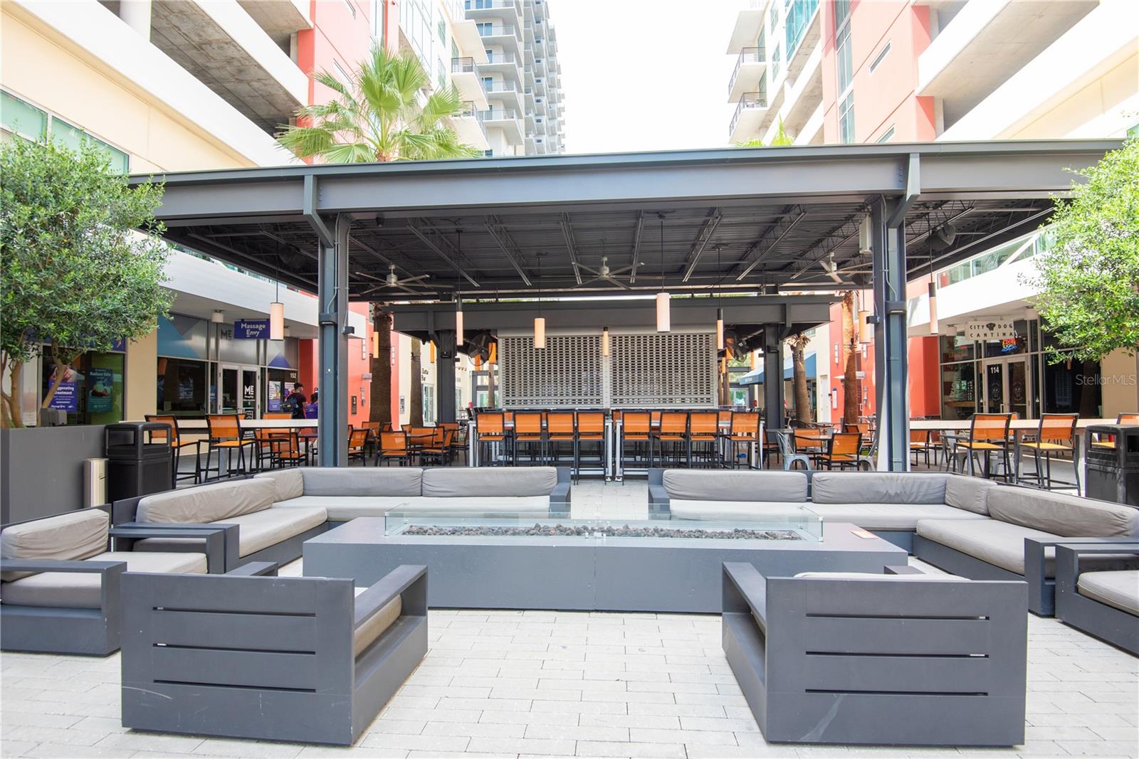 GRAND CENTRAL AT KENNEDY RESIDENCES A CONDOMINIUM - Residential Lease