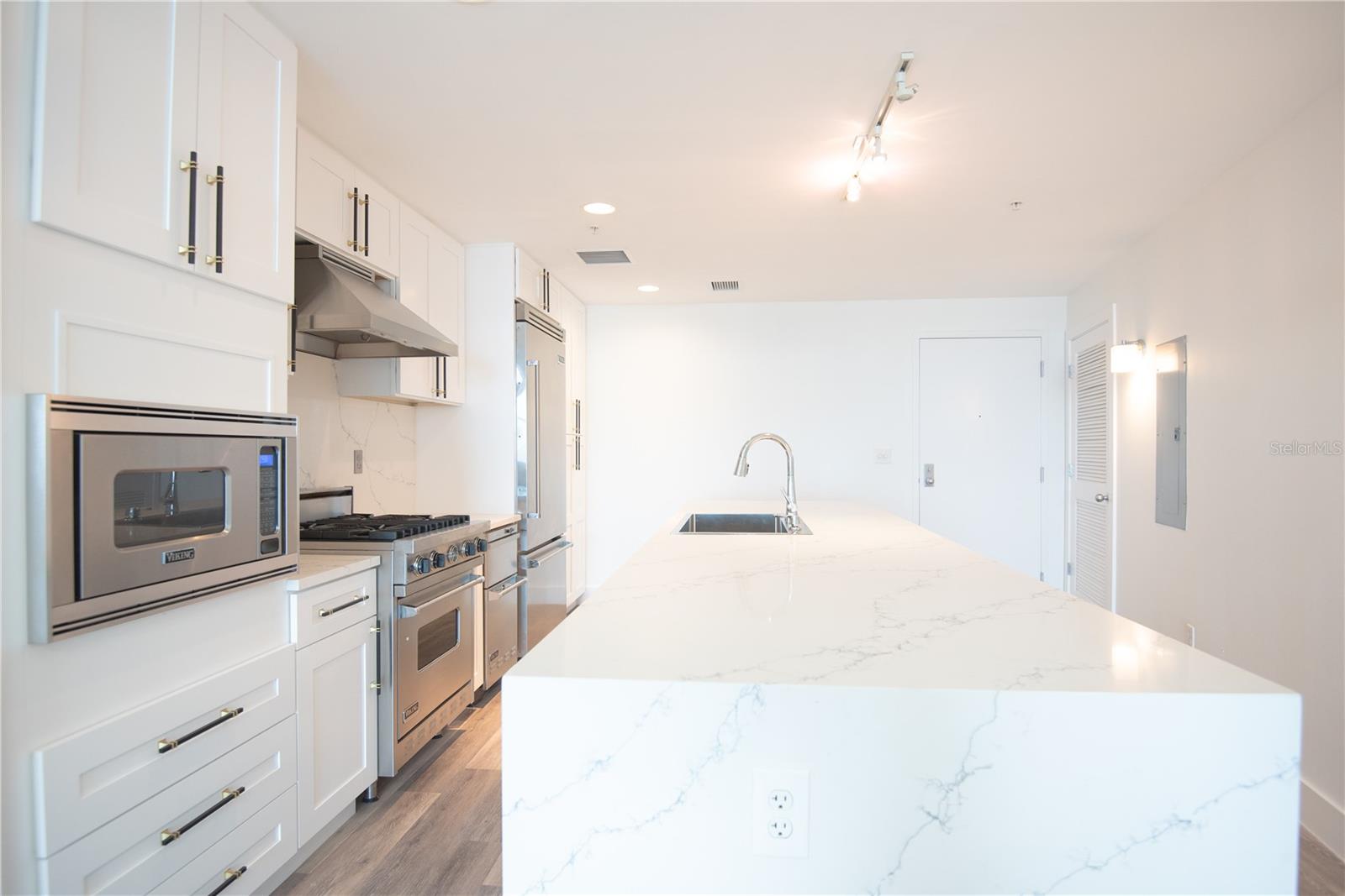 GRAND CENTRAL AT KENNEDY RESIDENCES A CONDOMINIUM - Residential Lease