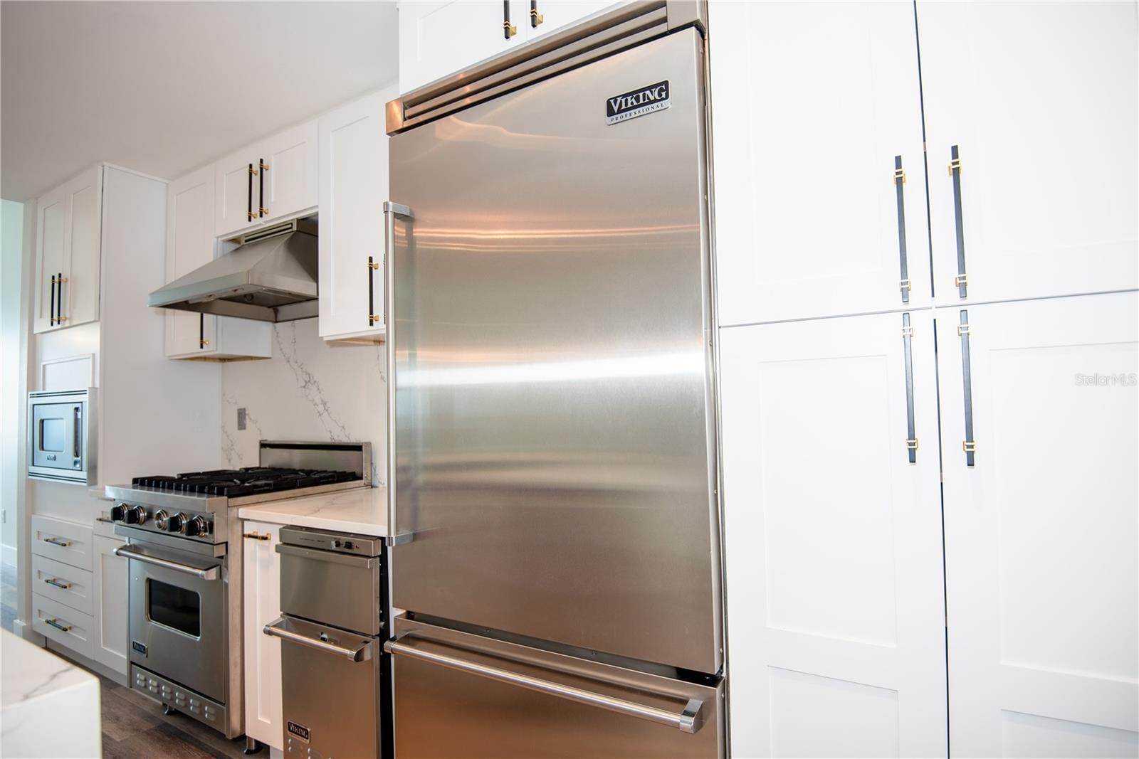 GRAND CENTRAL AT KENNEDY RESIDENCES A CONDOMINIUM - Residential Lease