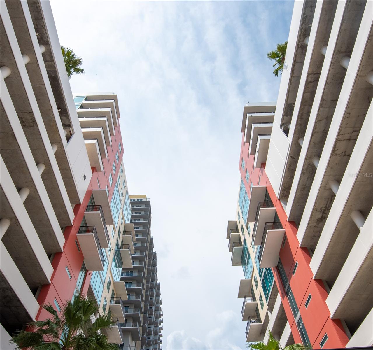 GRAND CENTRAL AT KENNEDY RESIDENCES A CONDOMINIUM - Residential Lease