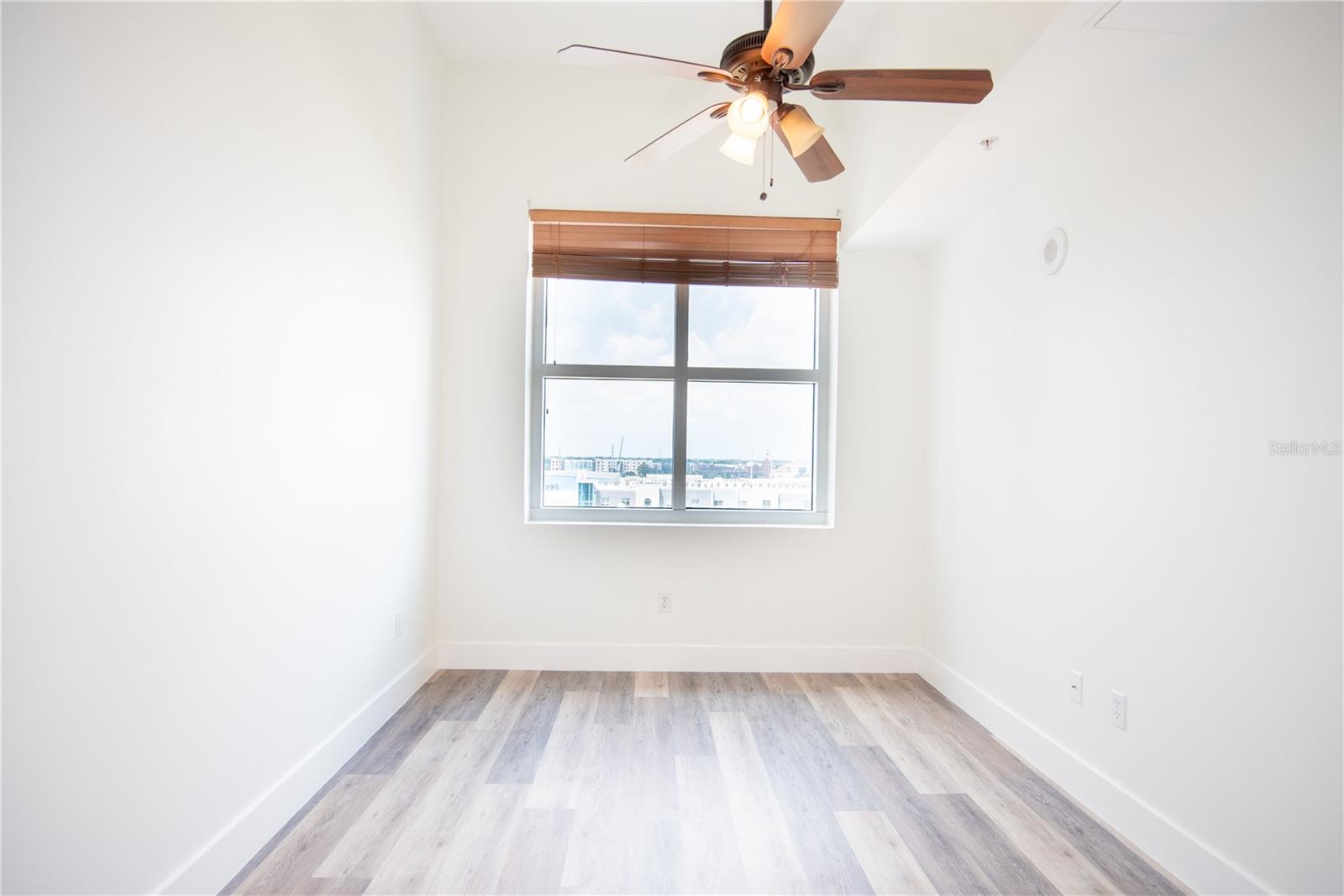 GRAND CENTRAL AT KENNEDY RESIDENCES A CONDOMINIUM - Residential Lease