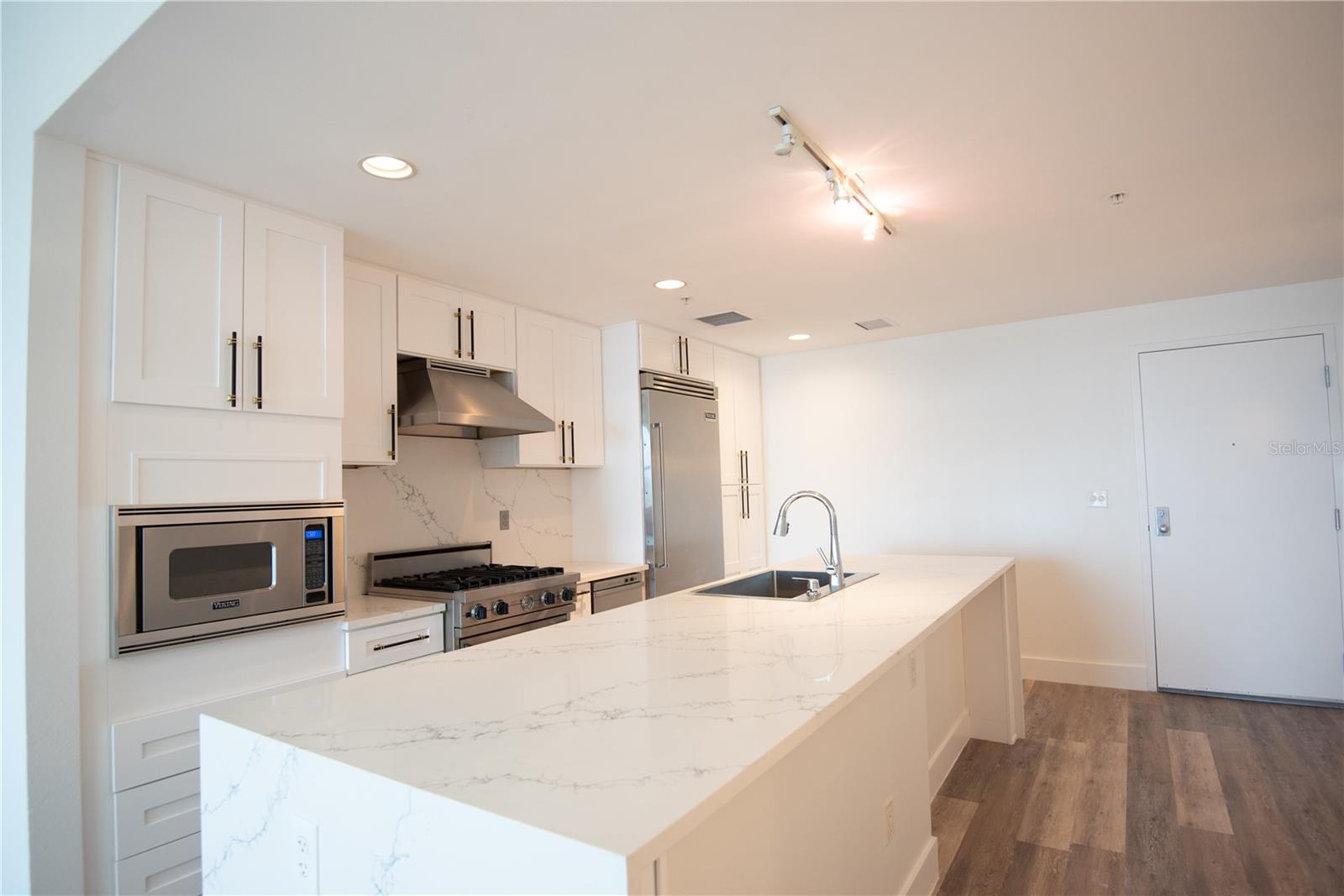 GRAND CENTRAL AT KENNEDY RESIDENCES A CONDOMINIUM - Residential Lease