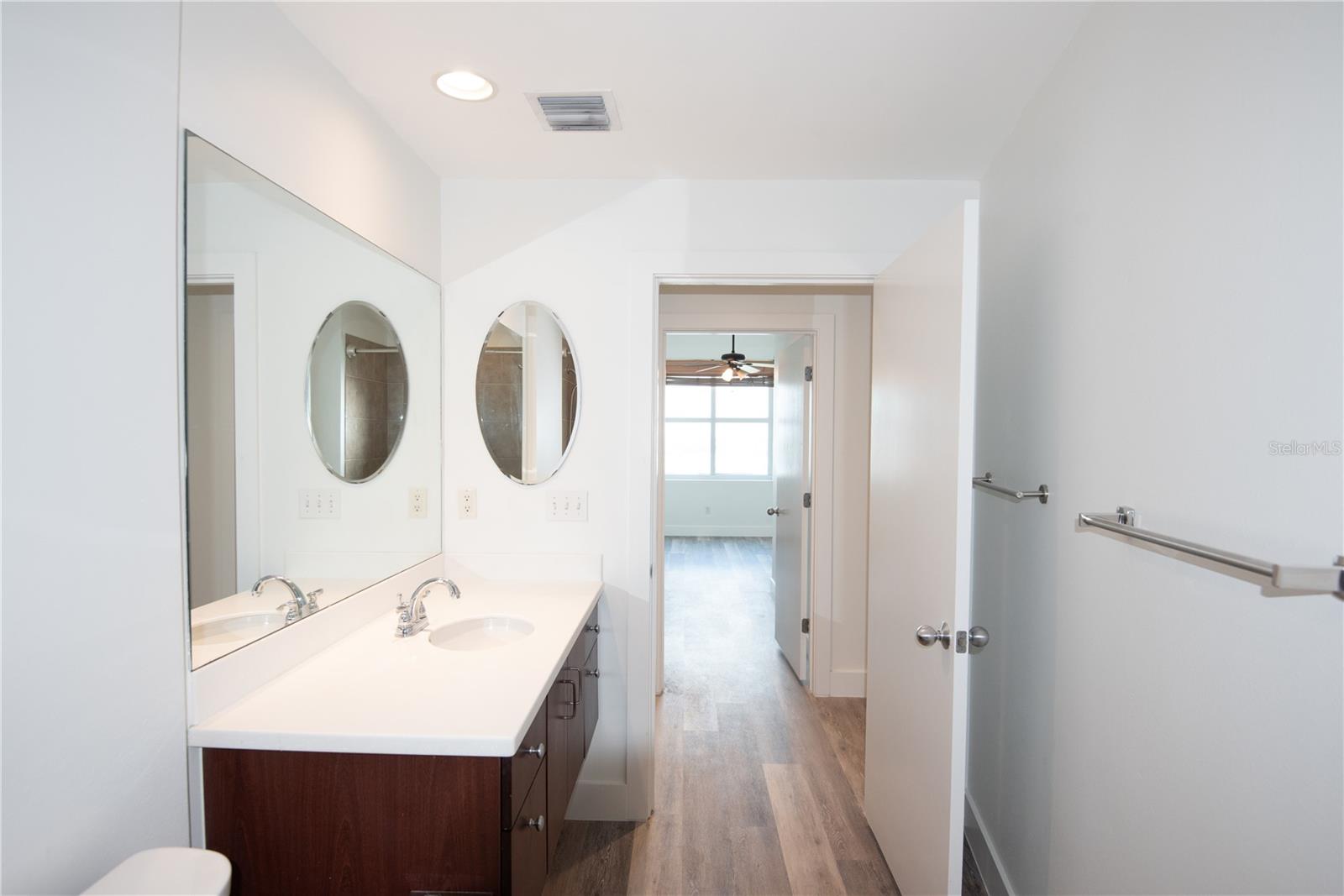 GRAND CENTRAL AT KENNEDY RESIDENCES A CONDOMINIUM - Residential Lease