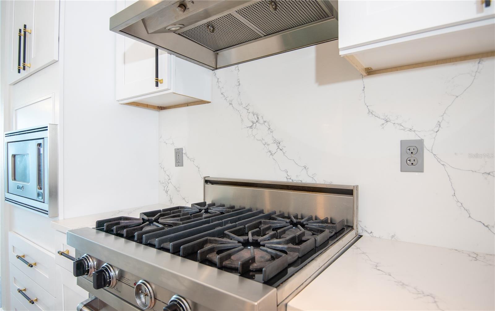 GRAND CENTRAL AT KENNEDY RESIDENCES A CONDOMINIUM - Residential Lease