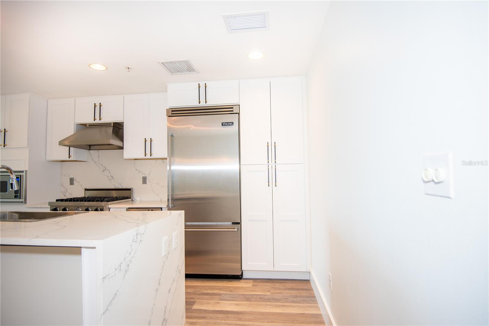 GRAND CENTRAL AT KENNEDY RESIDENCES A CONDOMINIUM - Residential Lease