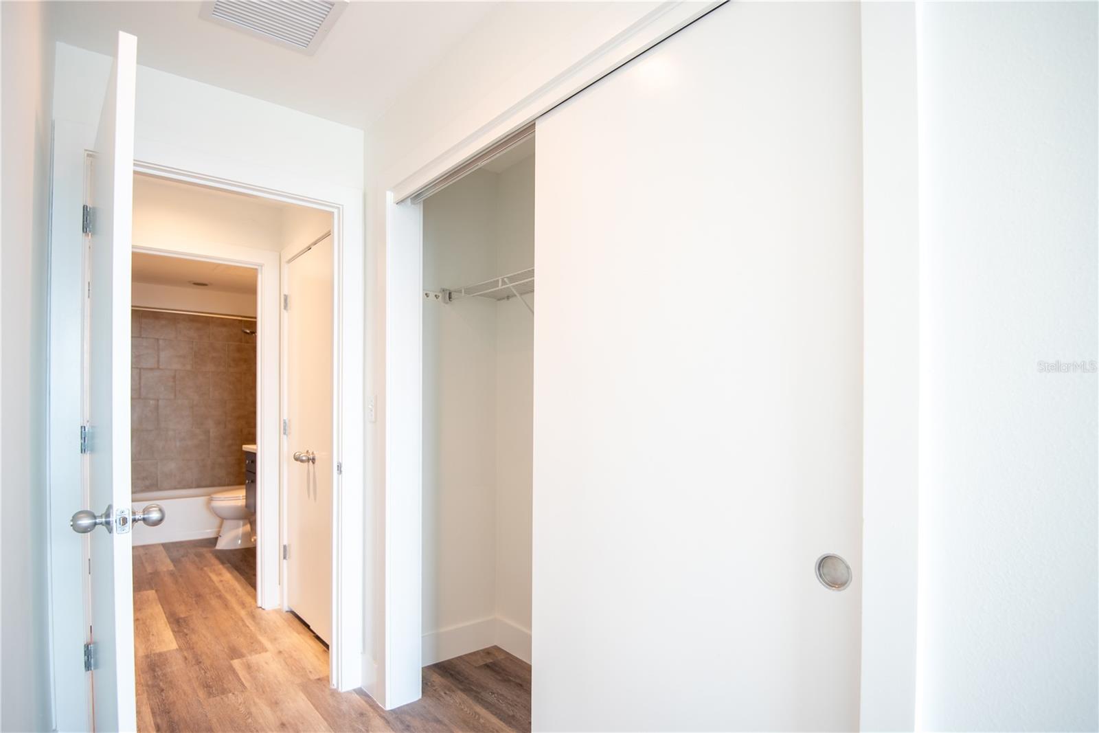 GRAND CENTRAL AT KENNEDY RESIDENCES A CONDOMINIUM - Residential Lease