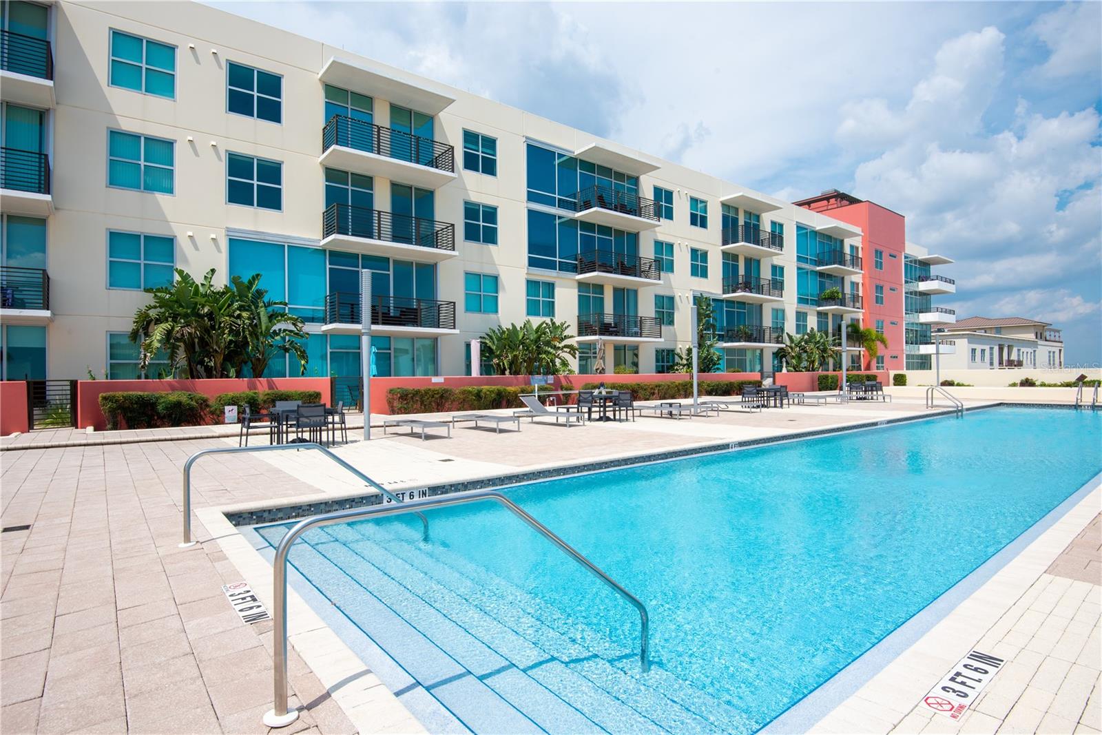 GRAND CENTRAL AT KENNEDY RESIDENCES A CONDOMINIUM - Residential Lease