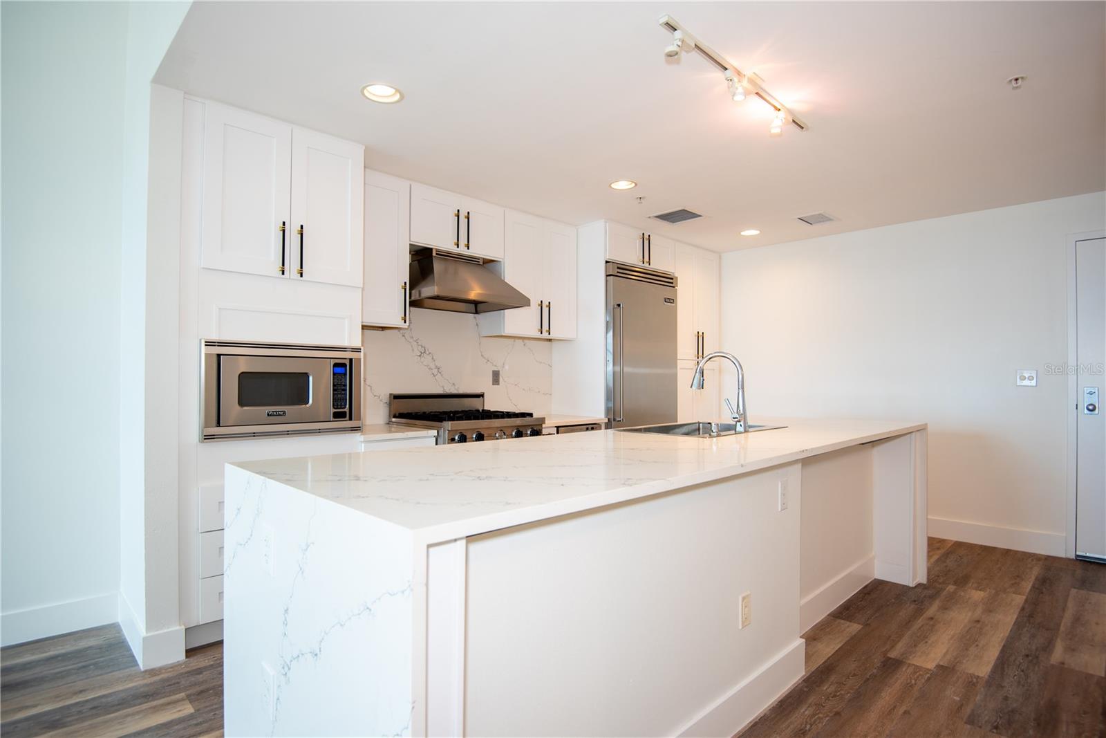 GRAND CENTRAL AT KENNEDY RESIDENCES A CONDOMINIUM - Residential Lease