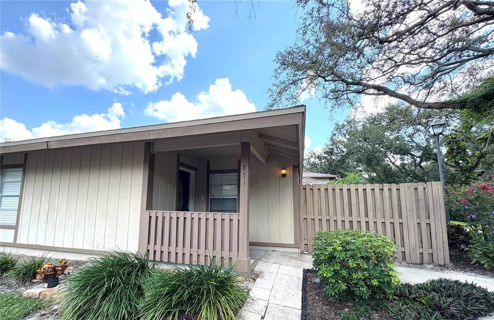 This beautifully remodeled 3 bedroom, 2 bathroom home offers modern living in a prime location. The home features all new appliances, a full-size washer and dryer, and updated finishes throughout.
Enjoy the outdoors with a fully fenced patio area that backs up to a conservation area, providing added privacy and no rear neighbors. Perfect for relaxing or entertaining.
Conveniently located near shopping, dining, expressways, and more, this home combines comfort, privacy, and accessibility.