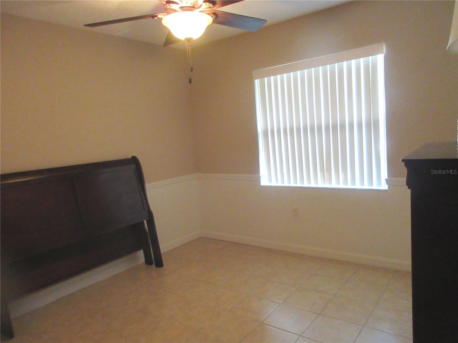 COUNTRY OAKS - Residential