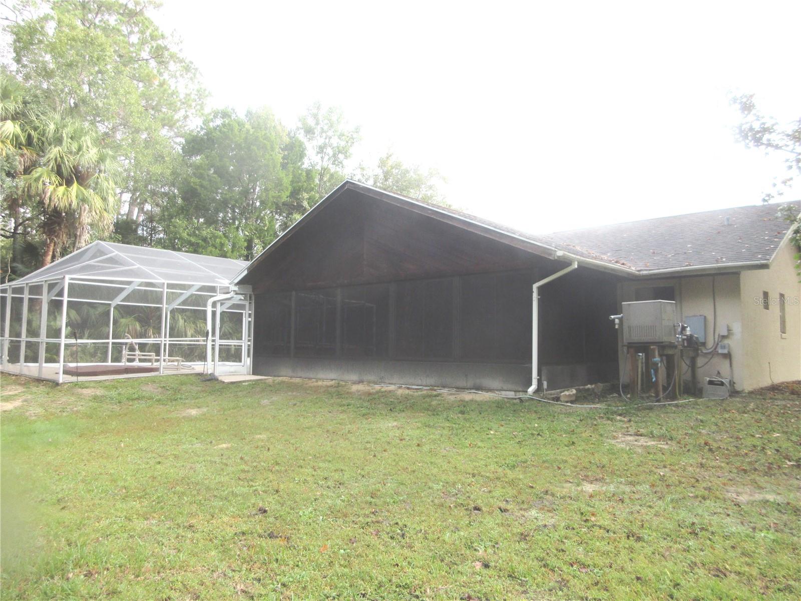 COUNTRY OAKS - Residential