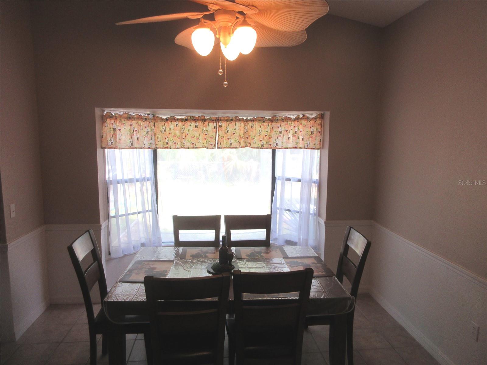 COUNTRY OAKS - Residential