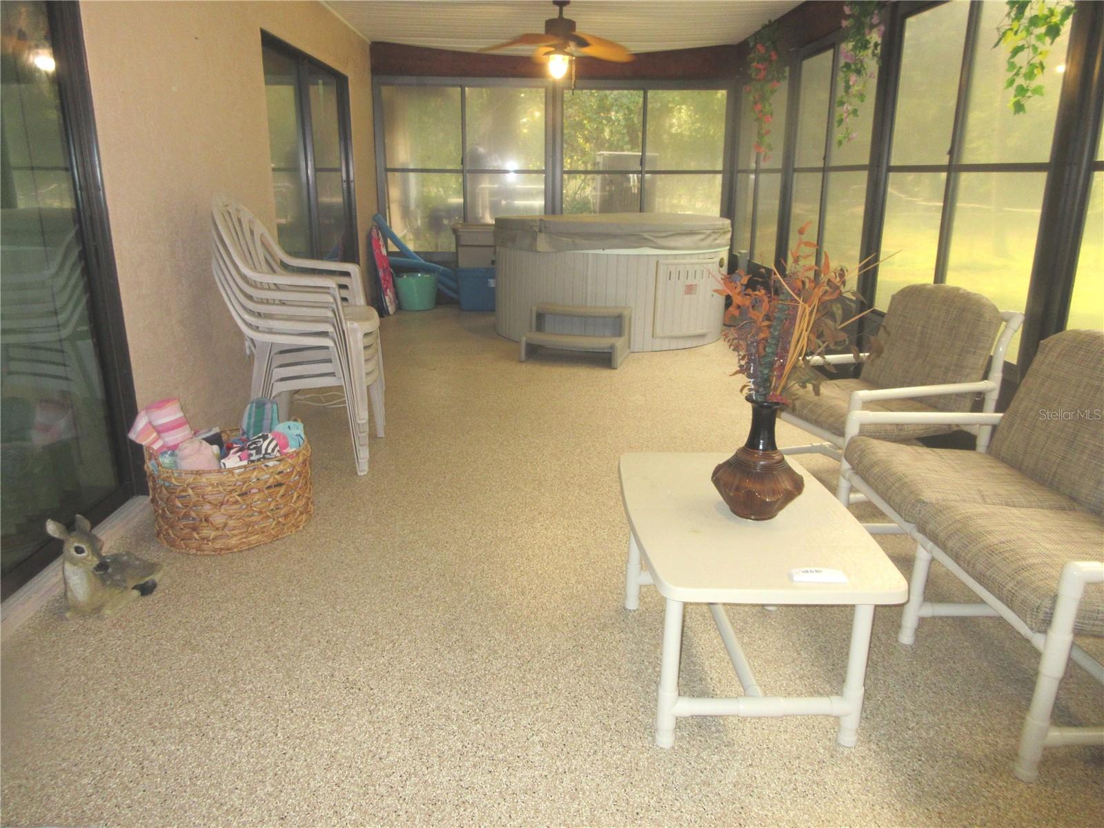 COUNTRY OAKS - Residential