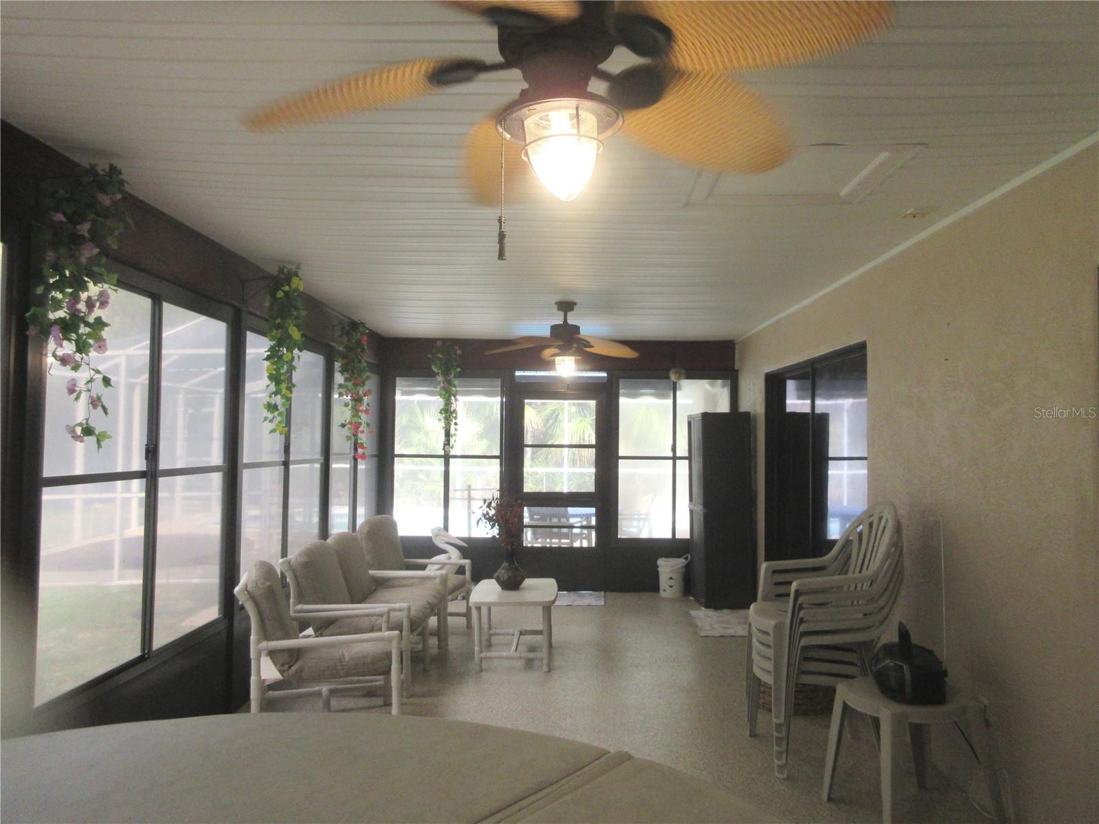 COUNTRY OAKS - Residential