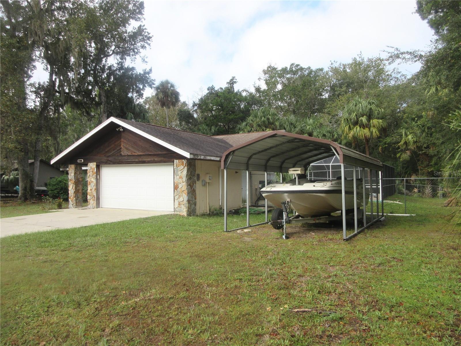 COUNTRY OAKS - Residential