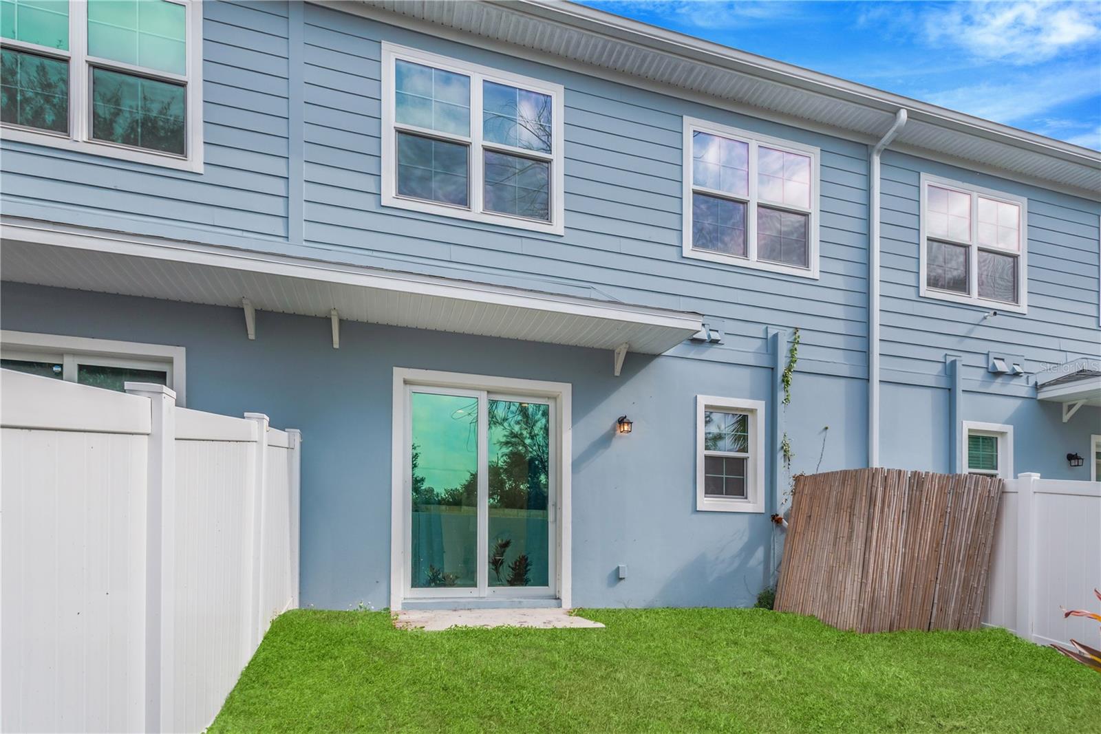 LADUE LNDGS TWNHMS - Residential