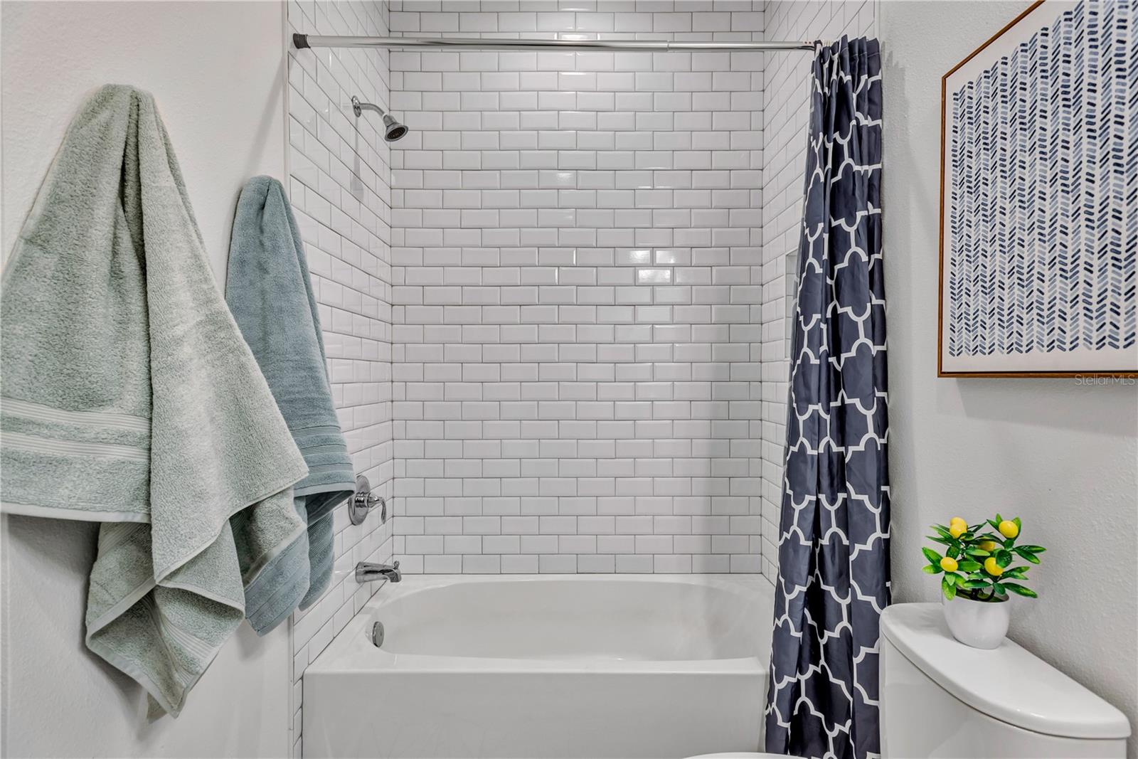 LADUE LNDGS TWNHMS - Residential