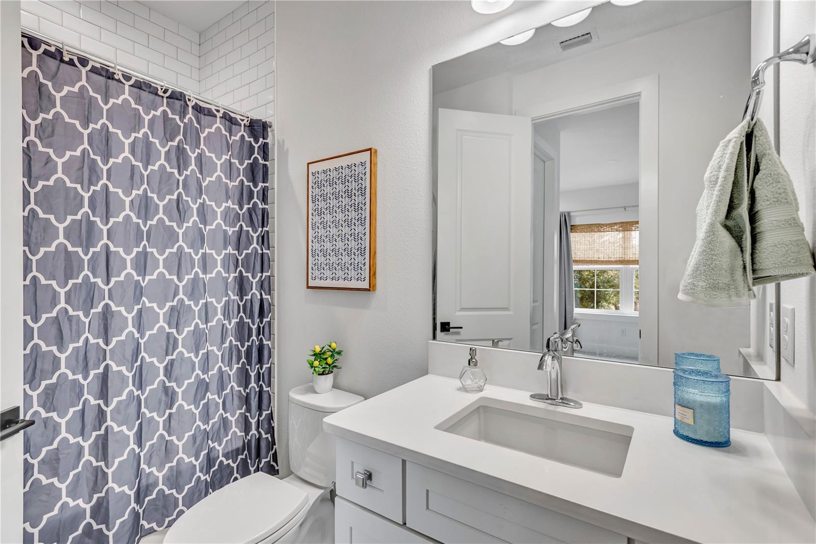 LADUE LNDGS TWNHMS - Residential