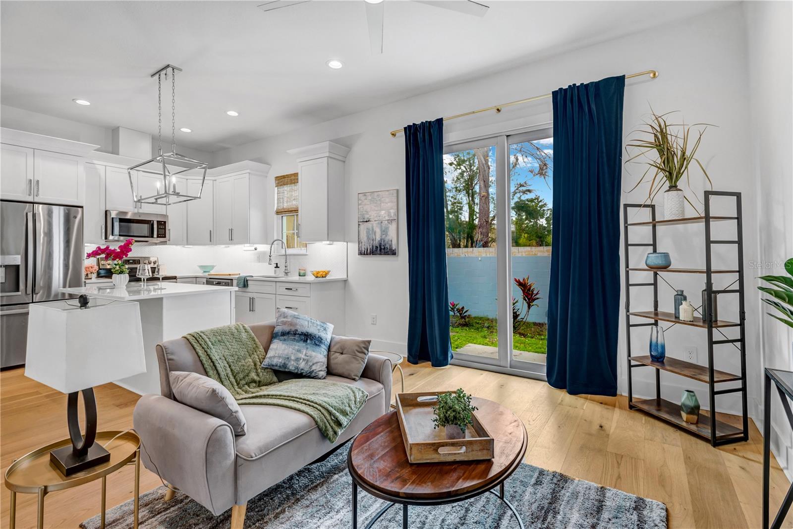 LADUE LNDGS TWNHMS - Residential