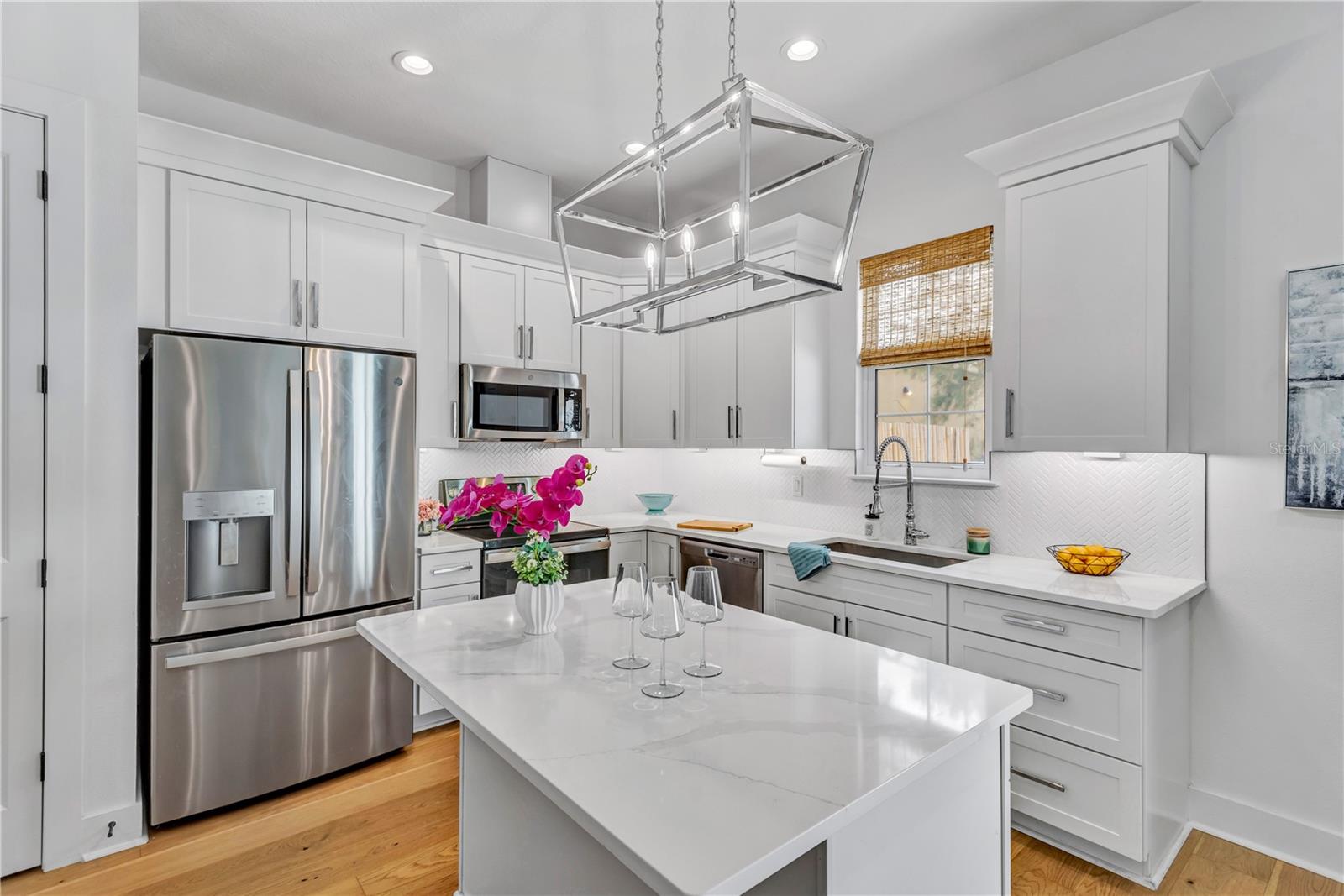 LADUE LNDGS TWNHMS - Residential