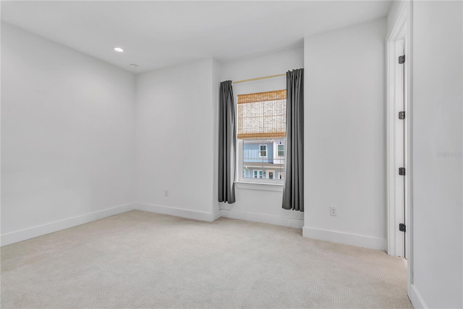 LADUE LNDGS TWNHMS - Residential