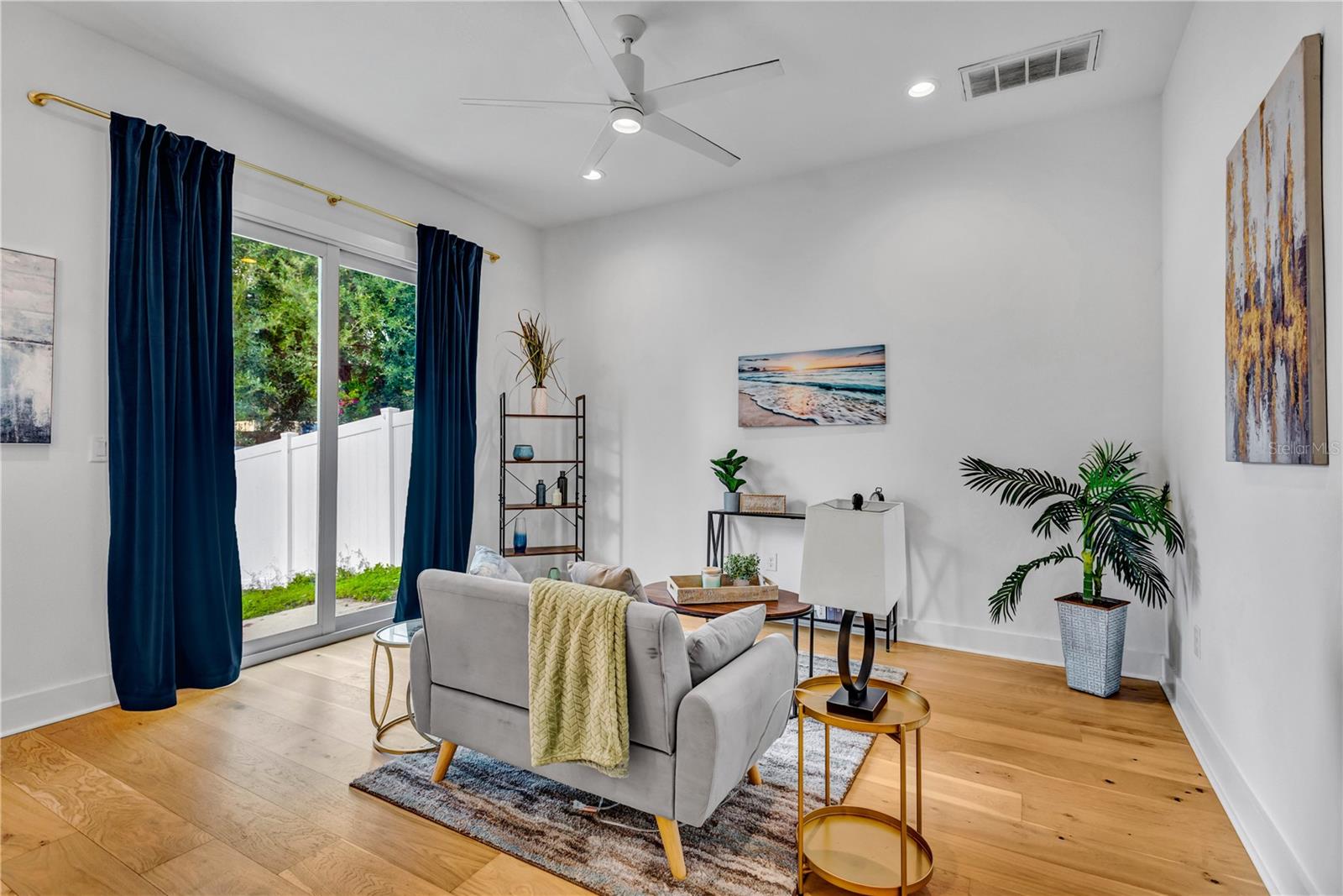 LADUE LNDGS TWNHMS - Residential