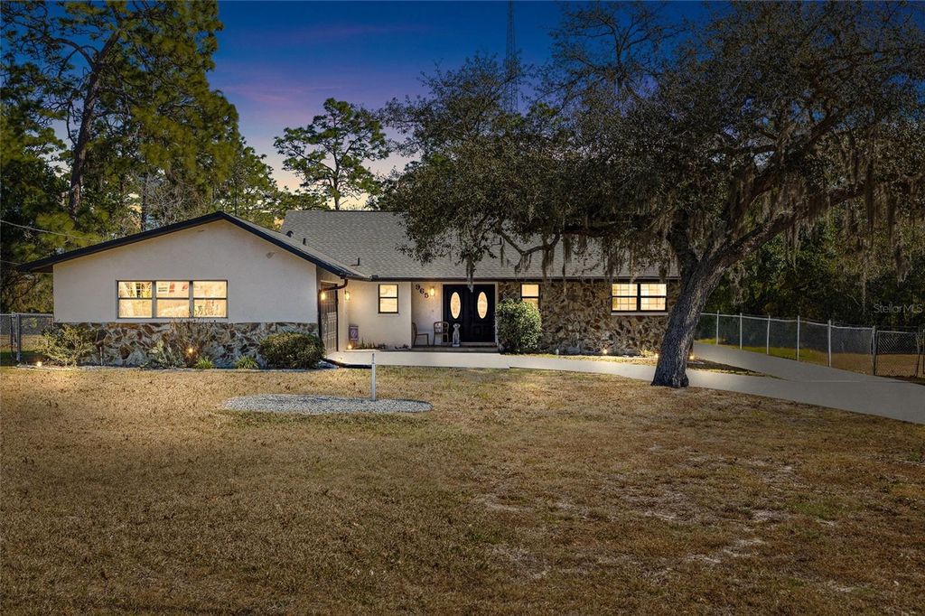 Photo of 965 N Lyle Avenue, Crystal River, FL 34429 (MLS # TB8471152)