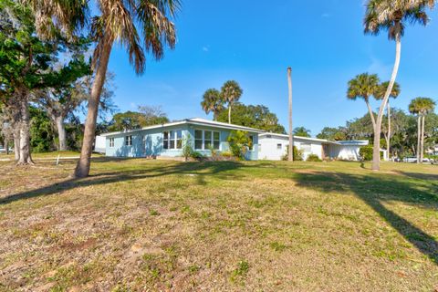 Photo of 4 Main Street, Port Orange, FL 32127 (MLS # V4946568)