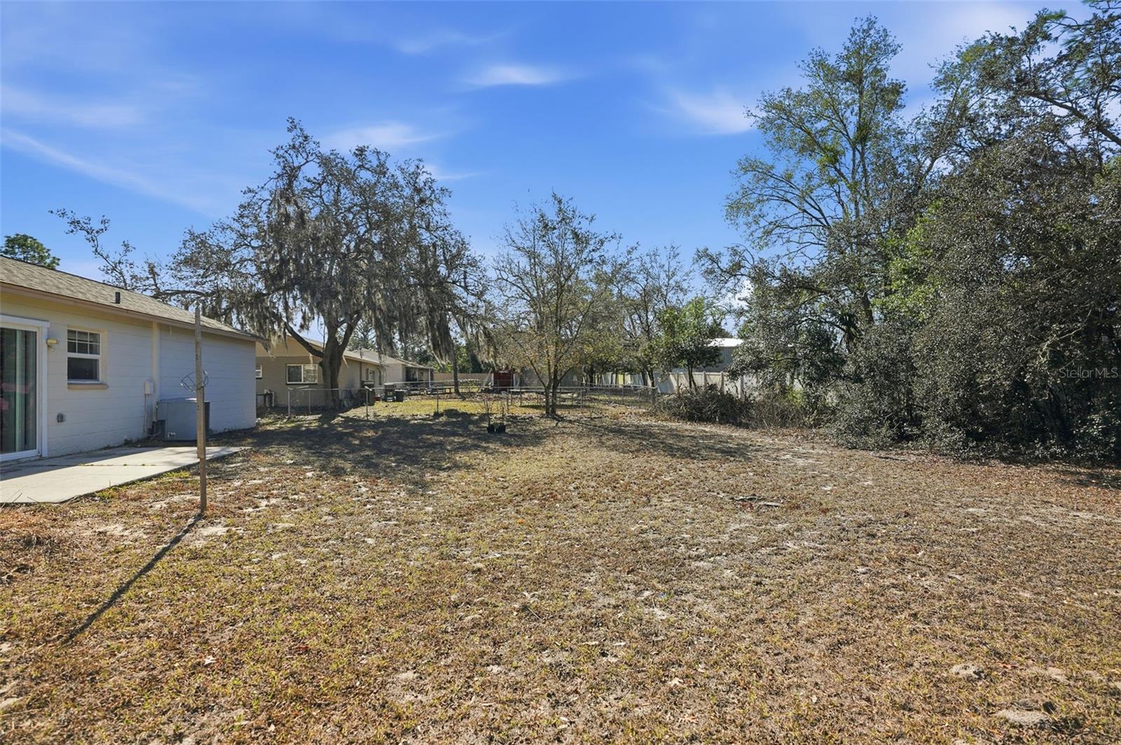 SPRING HILL UNIT 13 BLK 889 LOT 9 - Residential