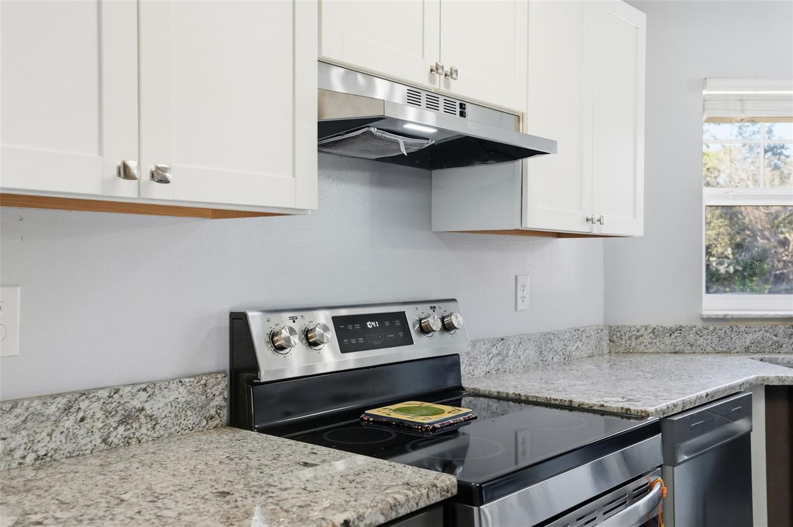 SPRING HILL UNIT 13 BLK 889 LOT 9 - Residential