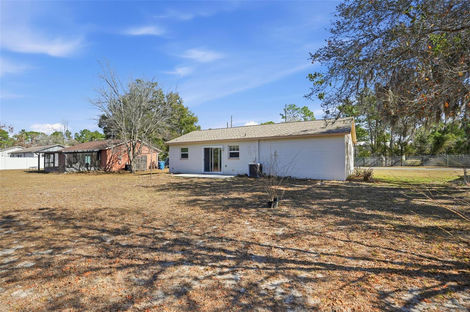 SPRING HILL UNIT 13 BLK 889 LOT 9 - Residential