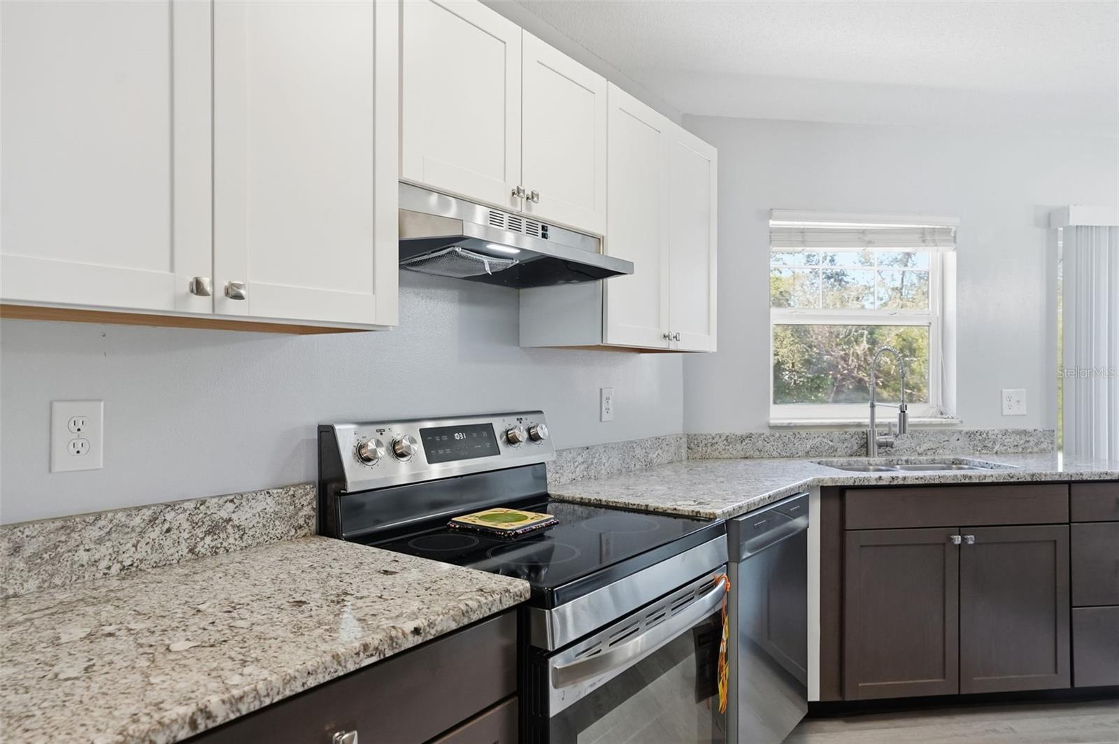 SPRING HILL UNIT 13 BLK 889 LOT 9 - Residential