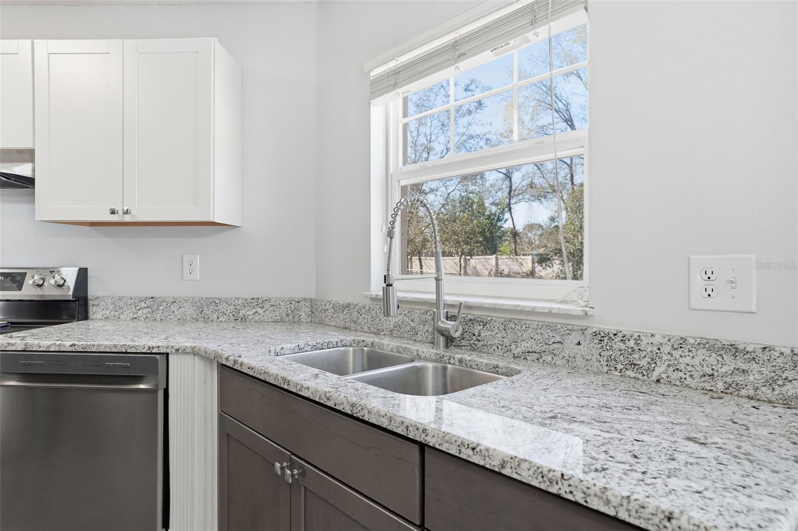 SPRING HILL UNIT 13 BLK 889 LOT 9 - Residential