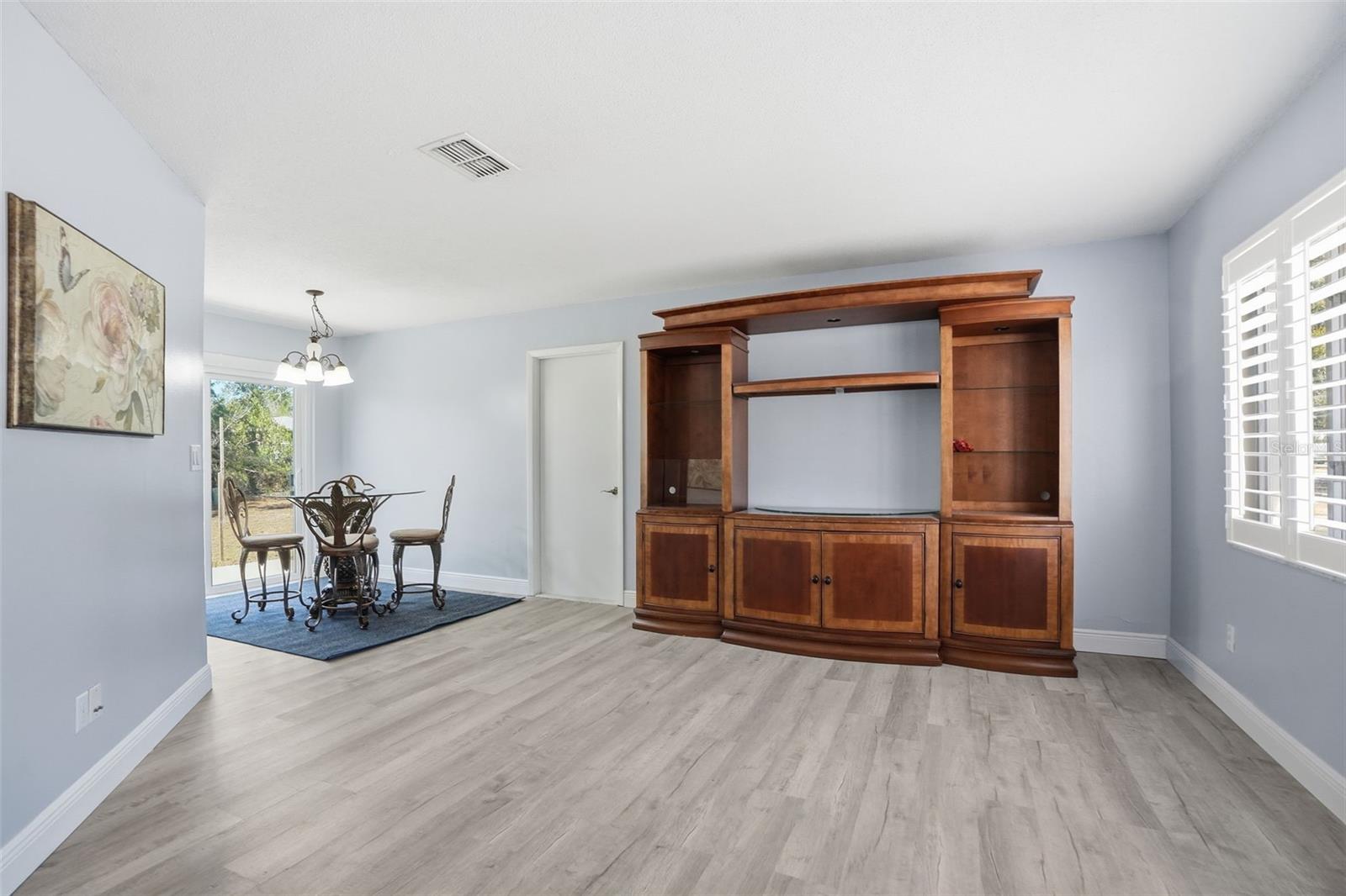 SPRING HILL UNIT 13 BLK 889 LOT 9 - Residential