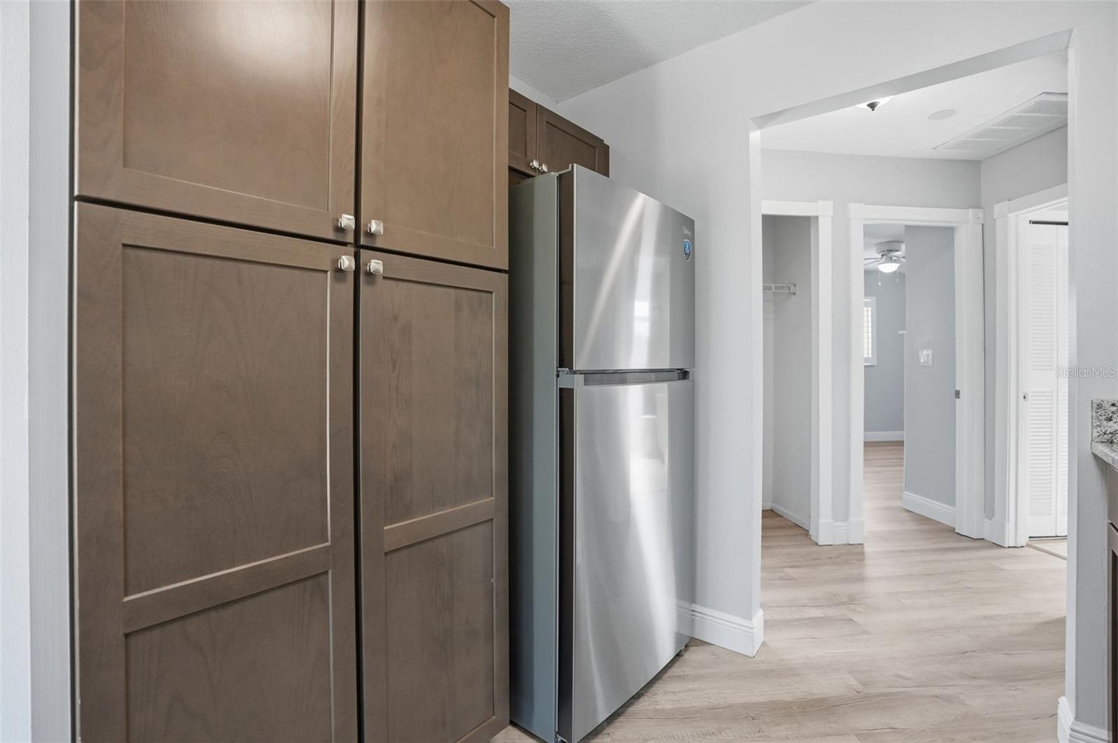 SPRING HILL UNIT 13 BLK 889 LOT 9 - Residential