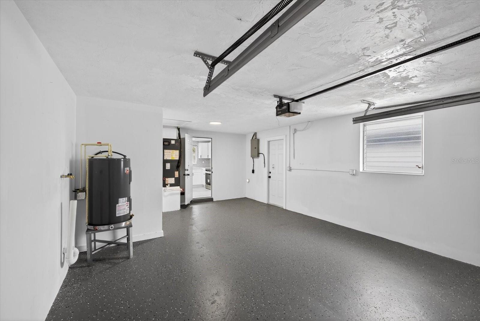 TAHITIAN HOMES - Residential