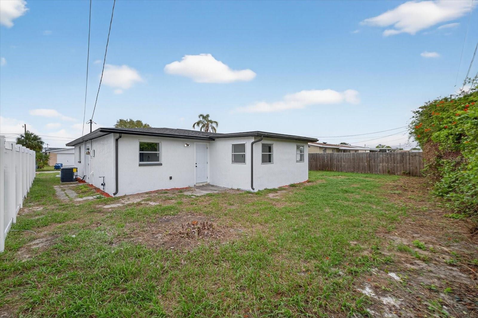 TAHITIAN HOMES - Residential