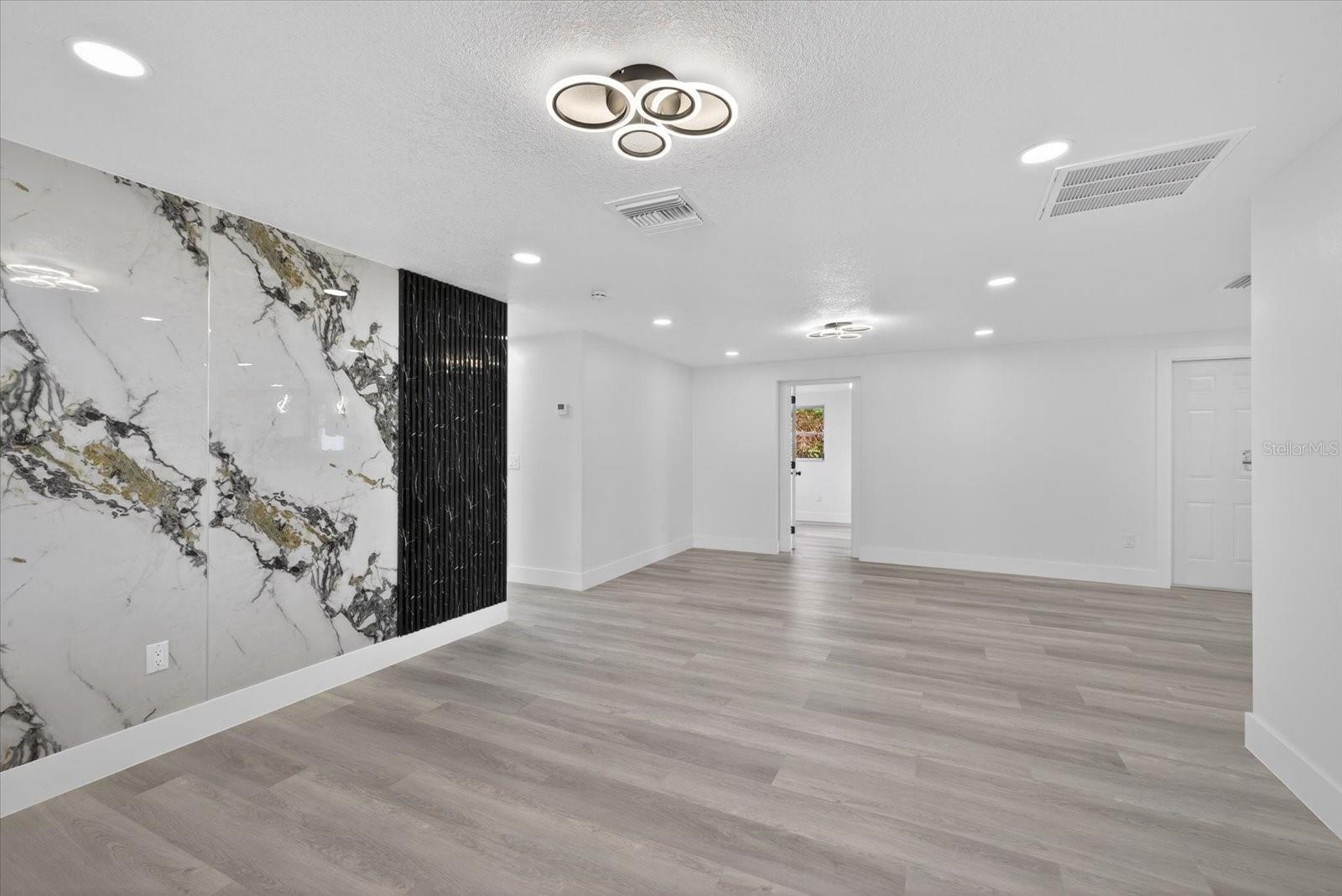 TAHITIAN HOMES - Residential