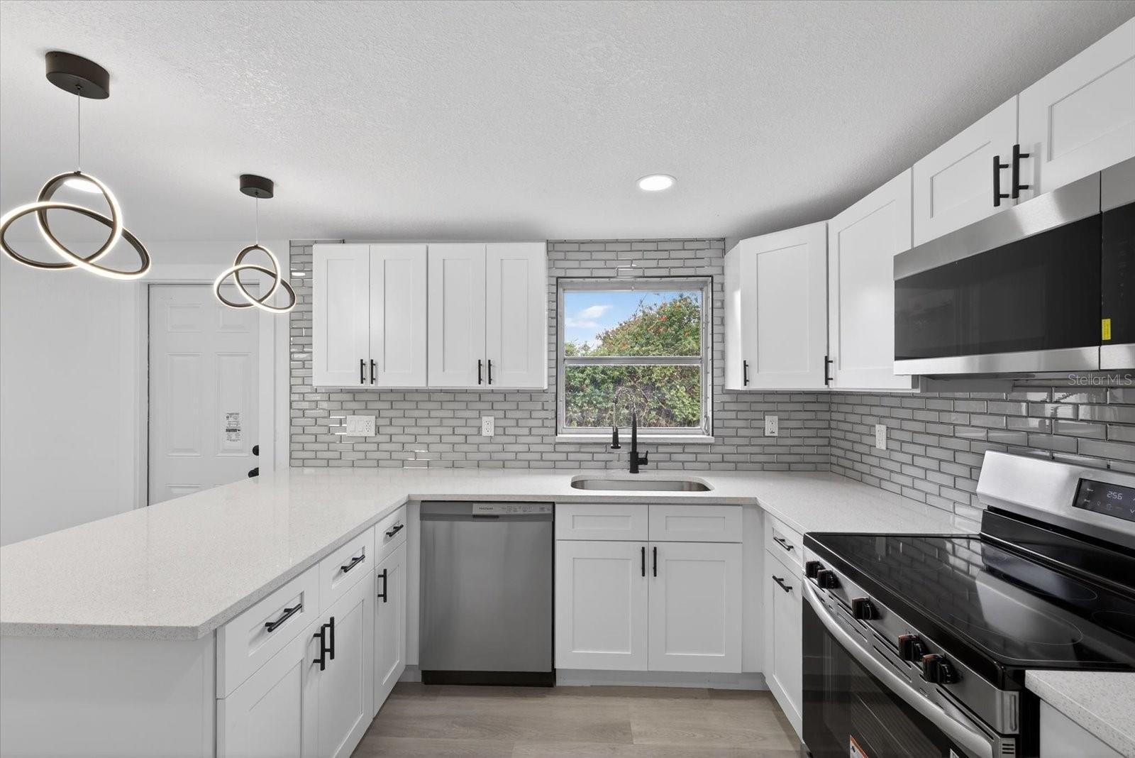 TAHITIAN HOMES - Residential